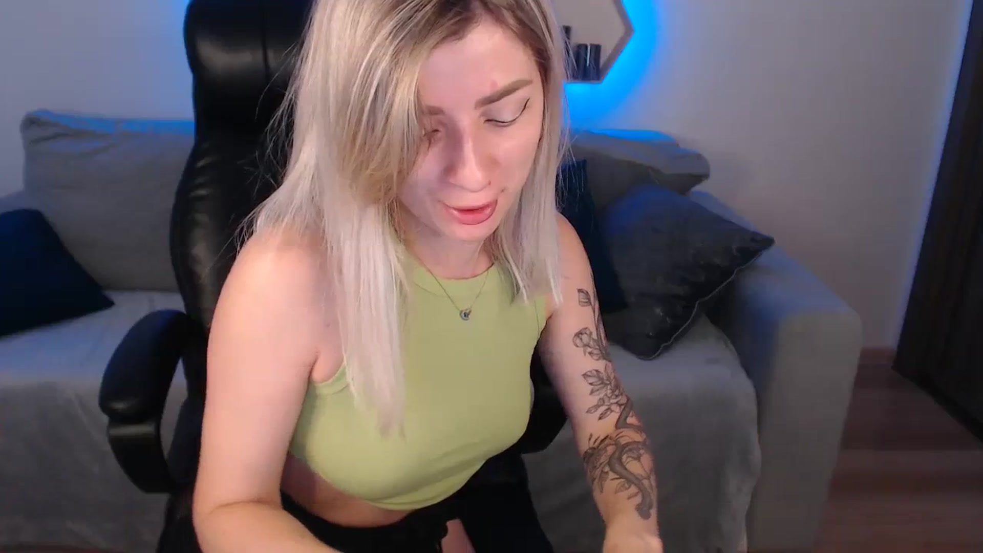 Gallery image thumbnail from NanaFox's myfreecams stream on, 07/31/2023, 08:52 image 11 of 20