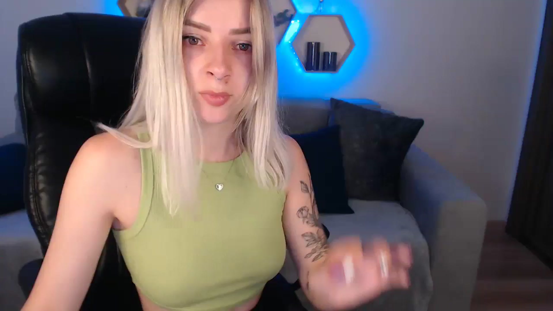 Gallery image thumbnail from NanaFox's myfreecams stream on, 07/31/2023, 10:01 image 1 of 20