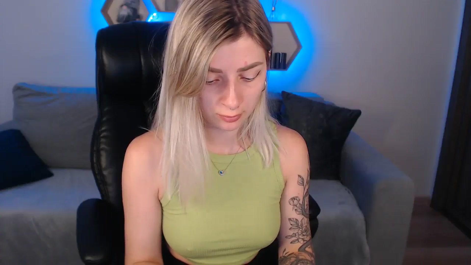 Gallery image thumbnail from NanaFox's myfreecams stream on, 07/31/2023, 10:01 image 10 of 20