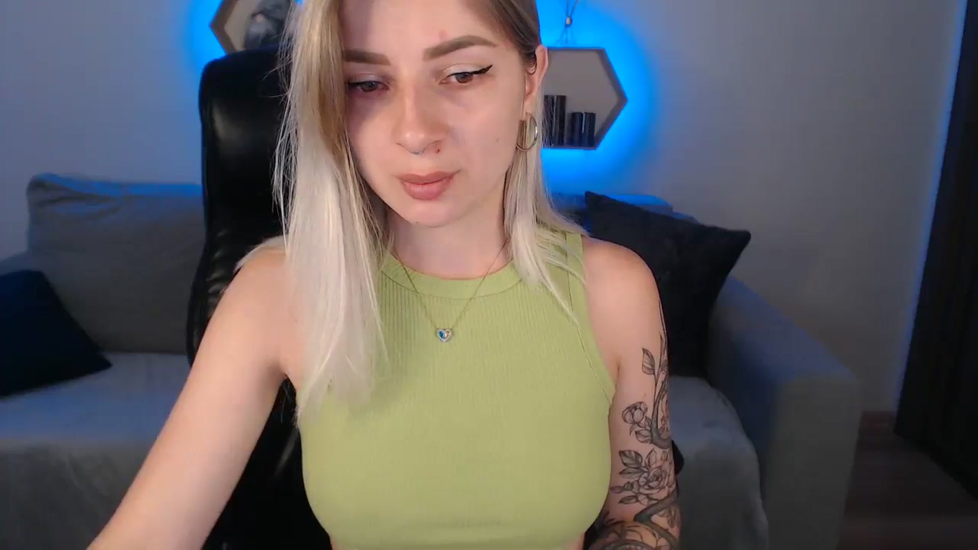 Gallery image thumbnail from NanaFox's myfreecams stream on, 07/31/2023, 10:01 image 17 of 20