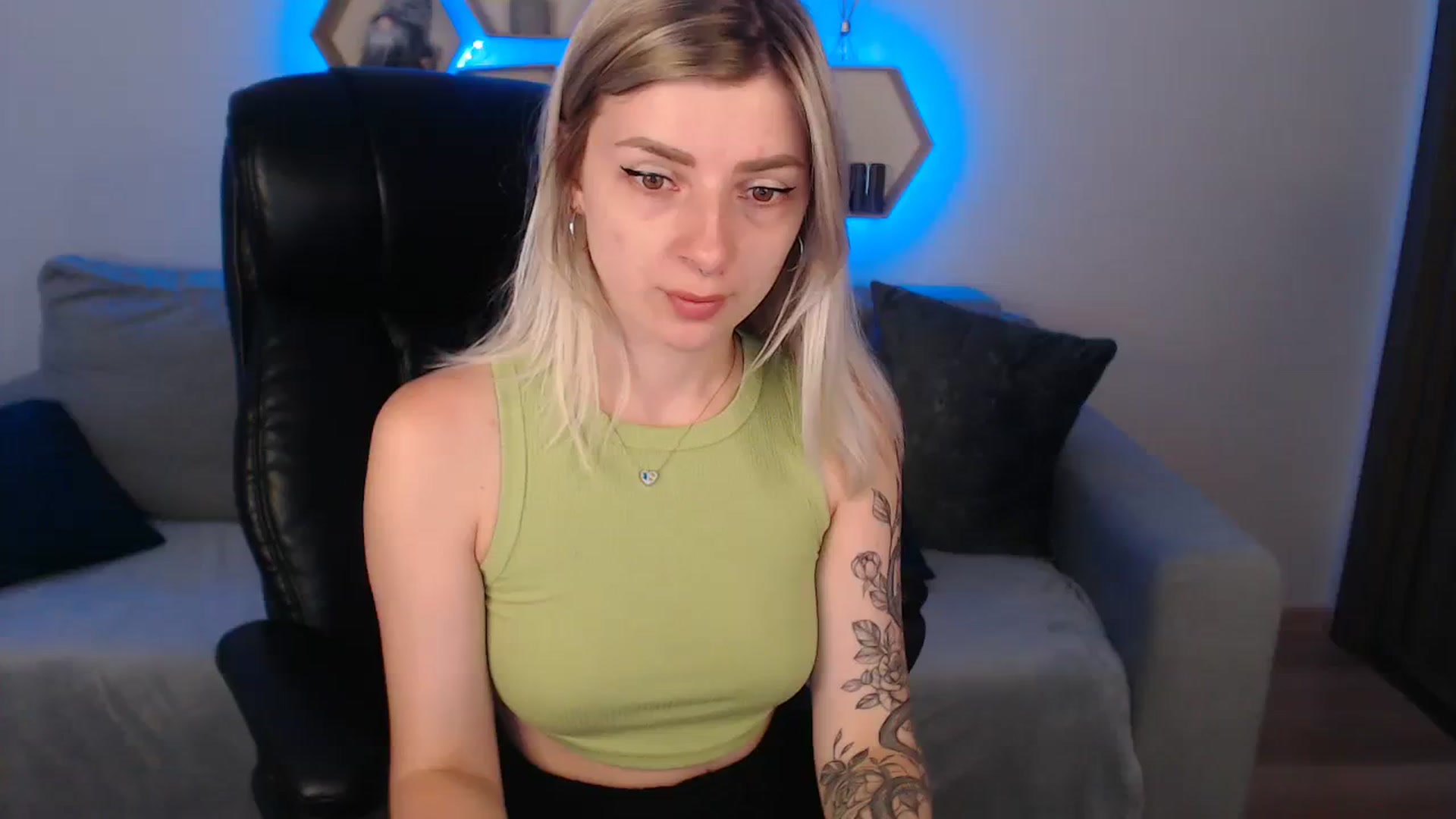 Gallery image thumbnail from NanaFox's myfreecams stream on, 07/31/2023, 10:01 image 11 of 20