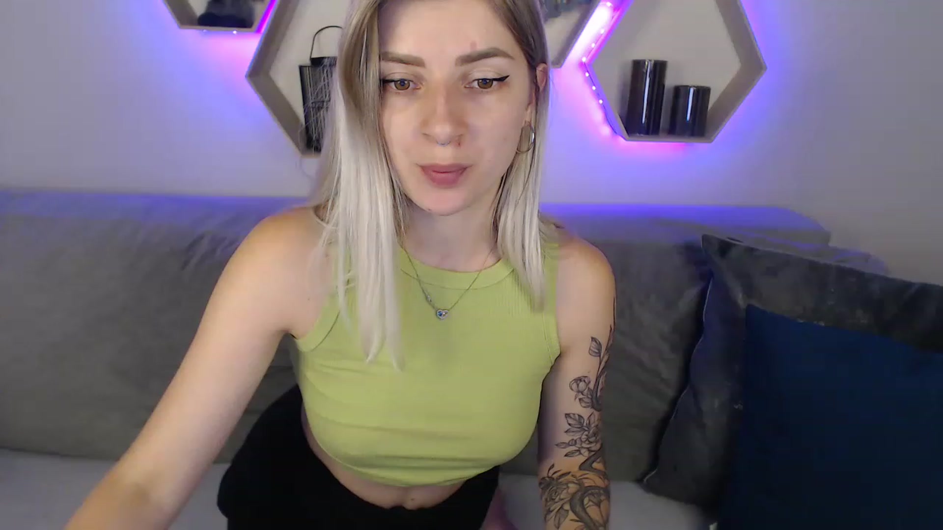Gallery image thumbnail from NanaFox's myfreecams stream on, 07/31/2023, 13:39 image 2 of 20