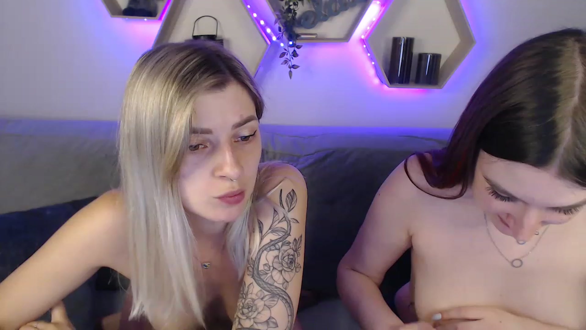 Gallery image thumbnail from NanaFox's myfreecams stream on, 07/31/2023, 13:39 image 10 of 20