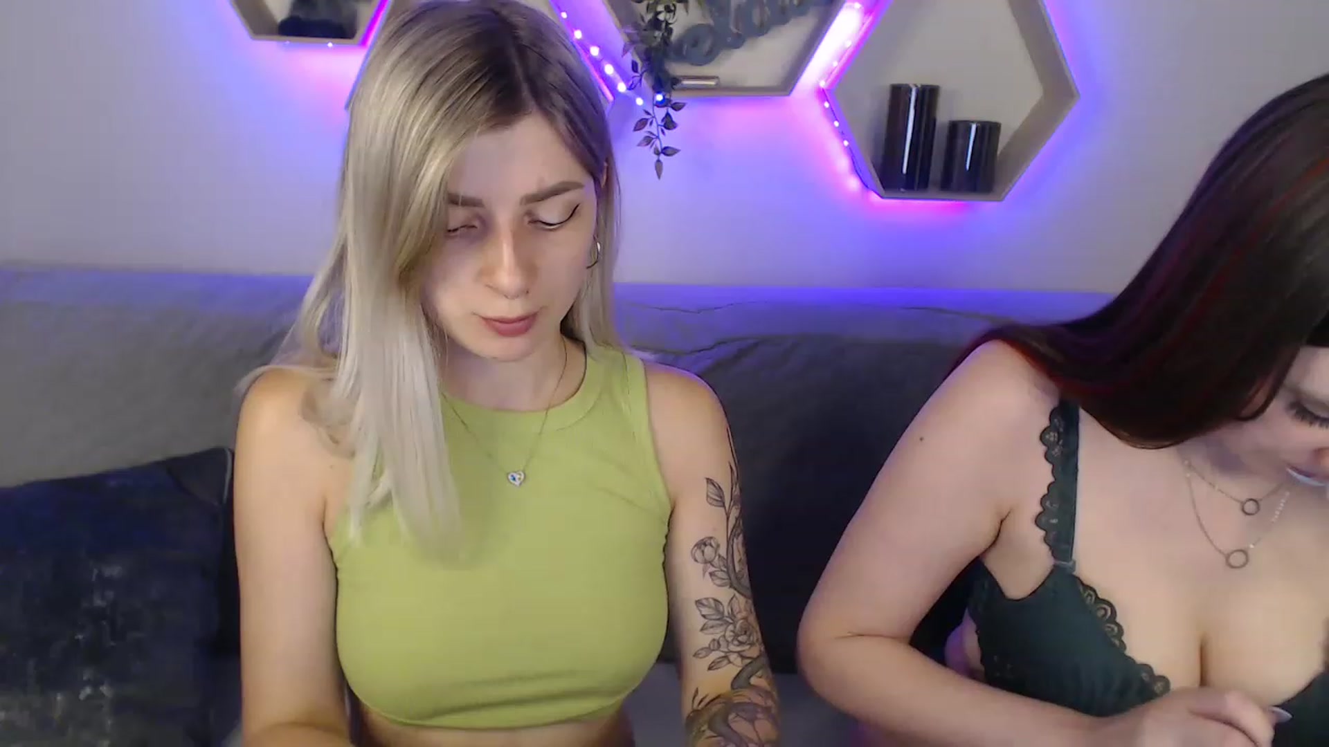 Gallery image thumbnail from NanaFox's myfreecams stream on, 07/31/2023, 13:39 image 6 of 20