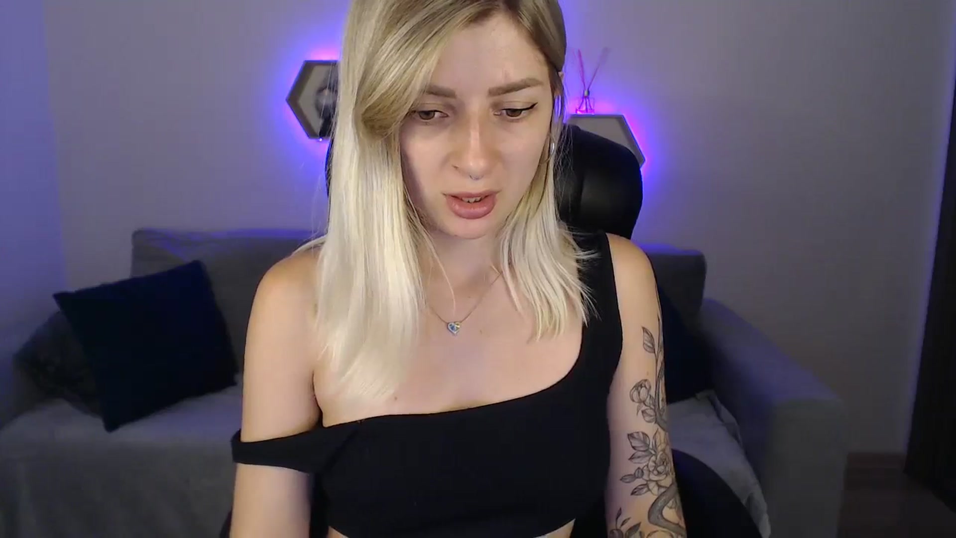 Gallery image thumbnail from NanaFox's myfreecams stream on, 08/03/2023, 11:01 image 18 of 20