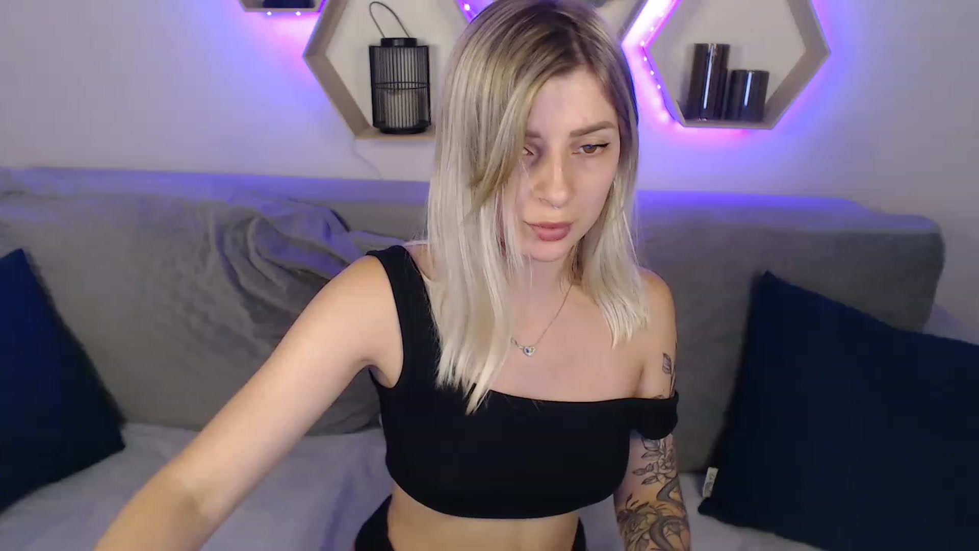 Gallery image thumbnail from NanaFox's myfreecams stream on, 08/03/2023, 13:19 image 20 of 20