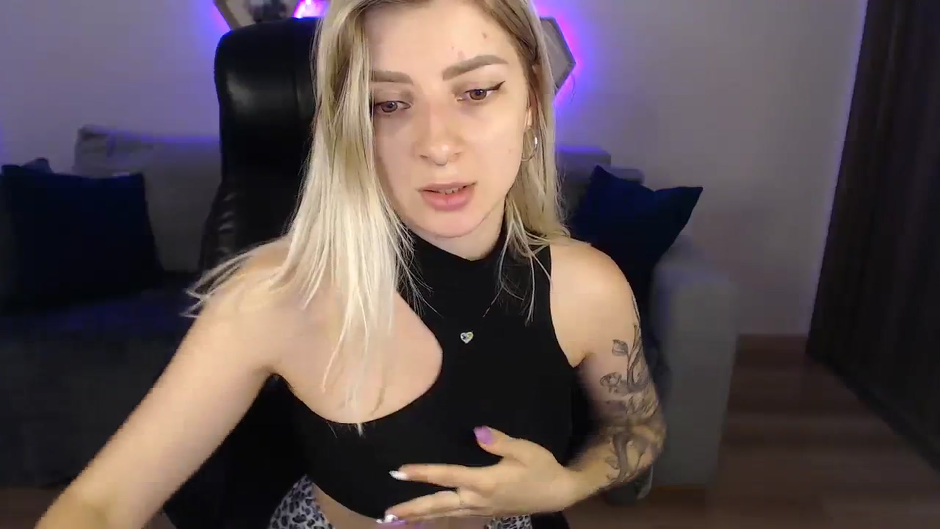 Gallery image thumbnail from NanaFox's myfreecams stream on, 08/09/2023, 08:48 image 20 of 20