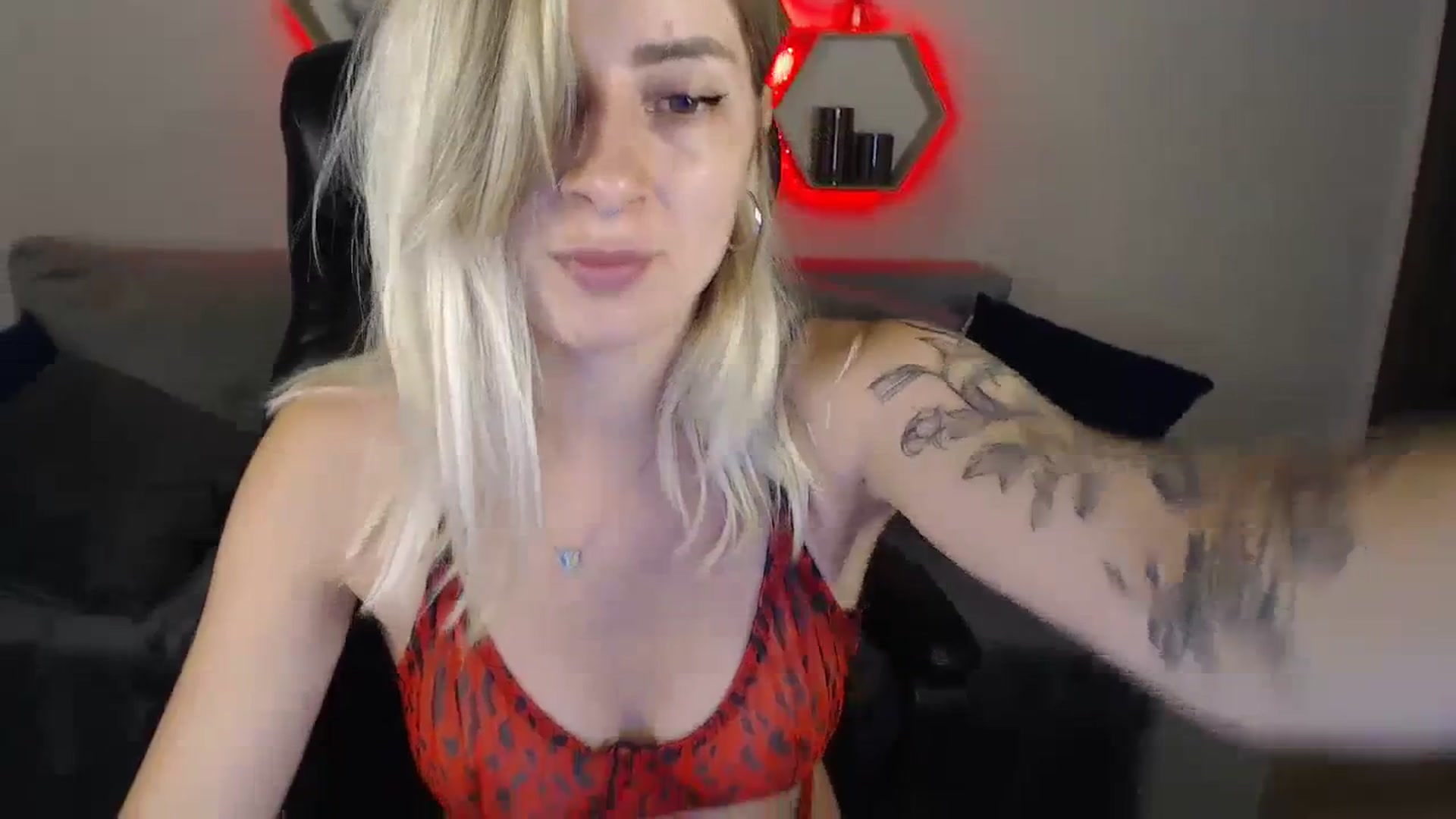 Gallery image thumbnail from NanaFox's myfreecams stream on, 08/16/2023, 12:20 image 8 of 20
