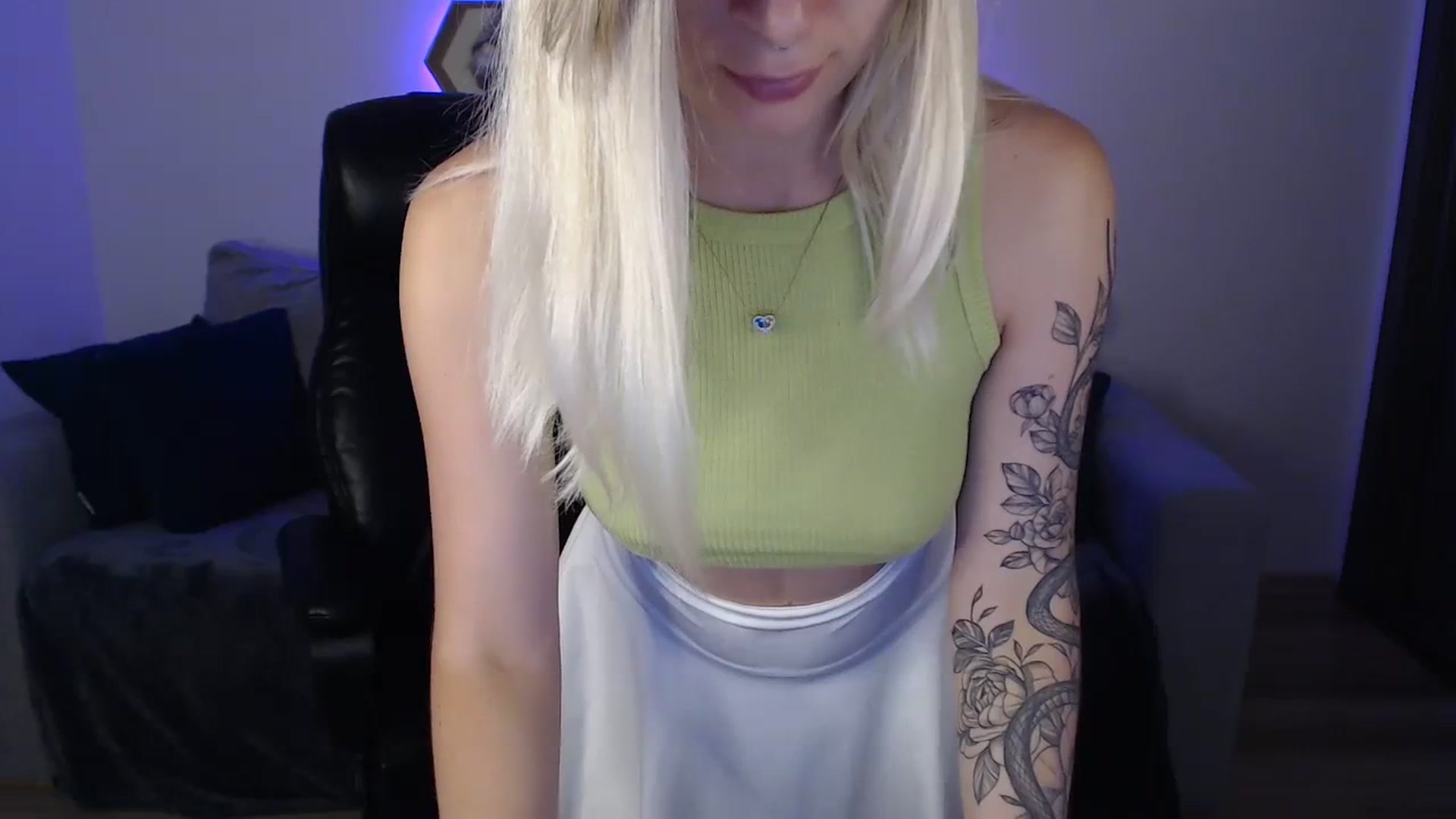 Gallery image thumbnail from NanaFox's myfreecams stream on, 08/22/2023, 08:43 image 9 of 20