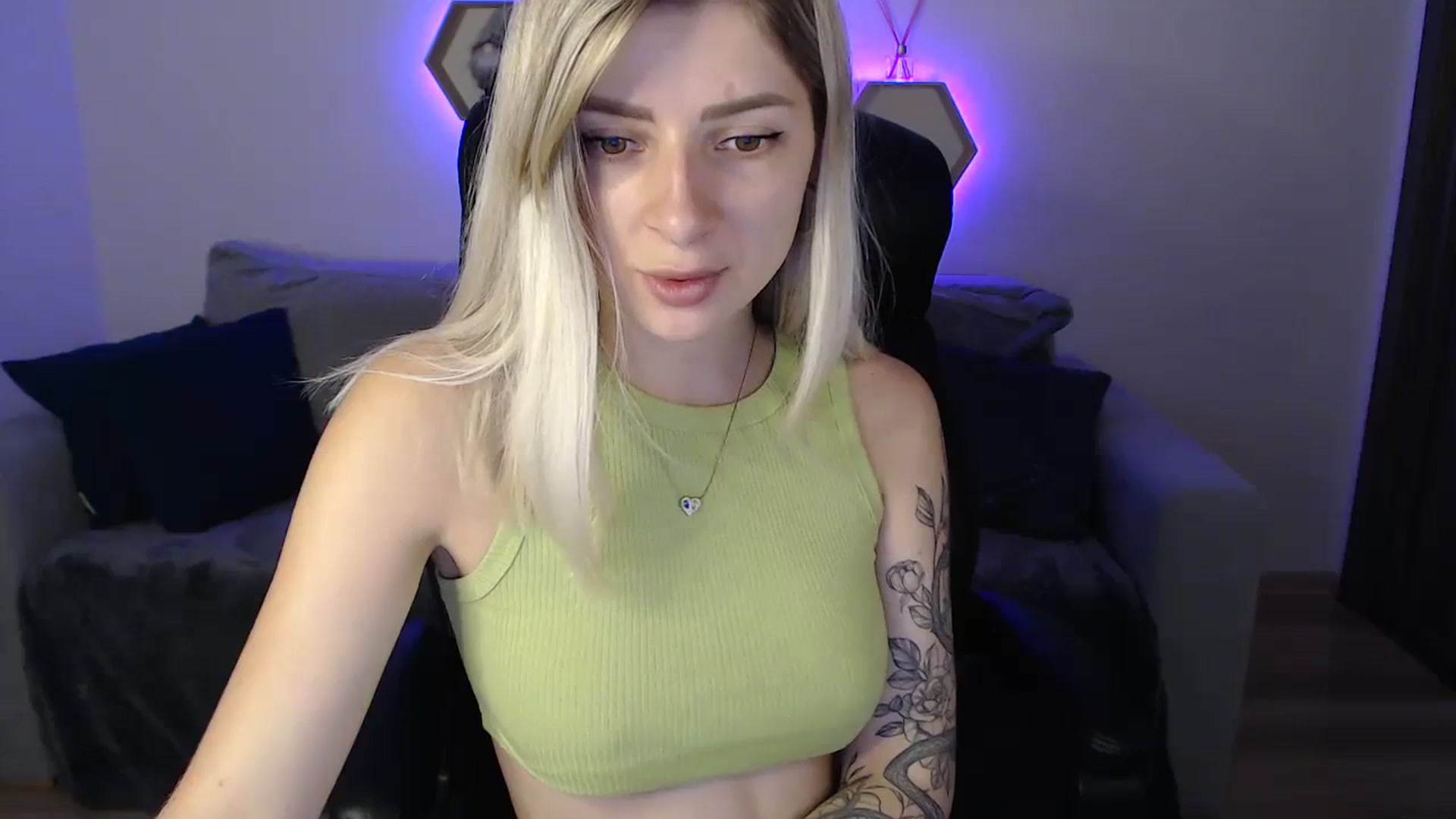 Gallery image thumbnail from NanaFox's myfreecams stream on, 08/22/2023, 08:43 image 16 of 20