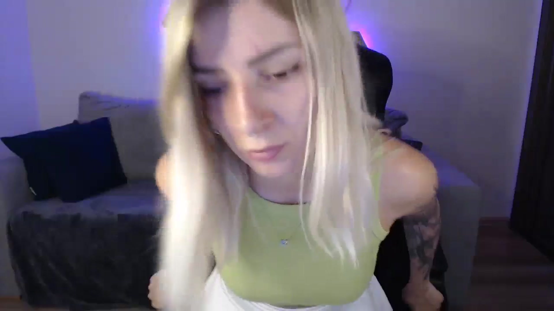 Gallery image thumbnail from NanaFox's myfreecams stream on, 08/22/2023, 08:43 image 6 of 20