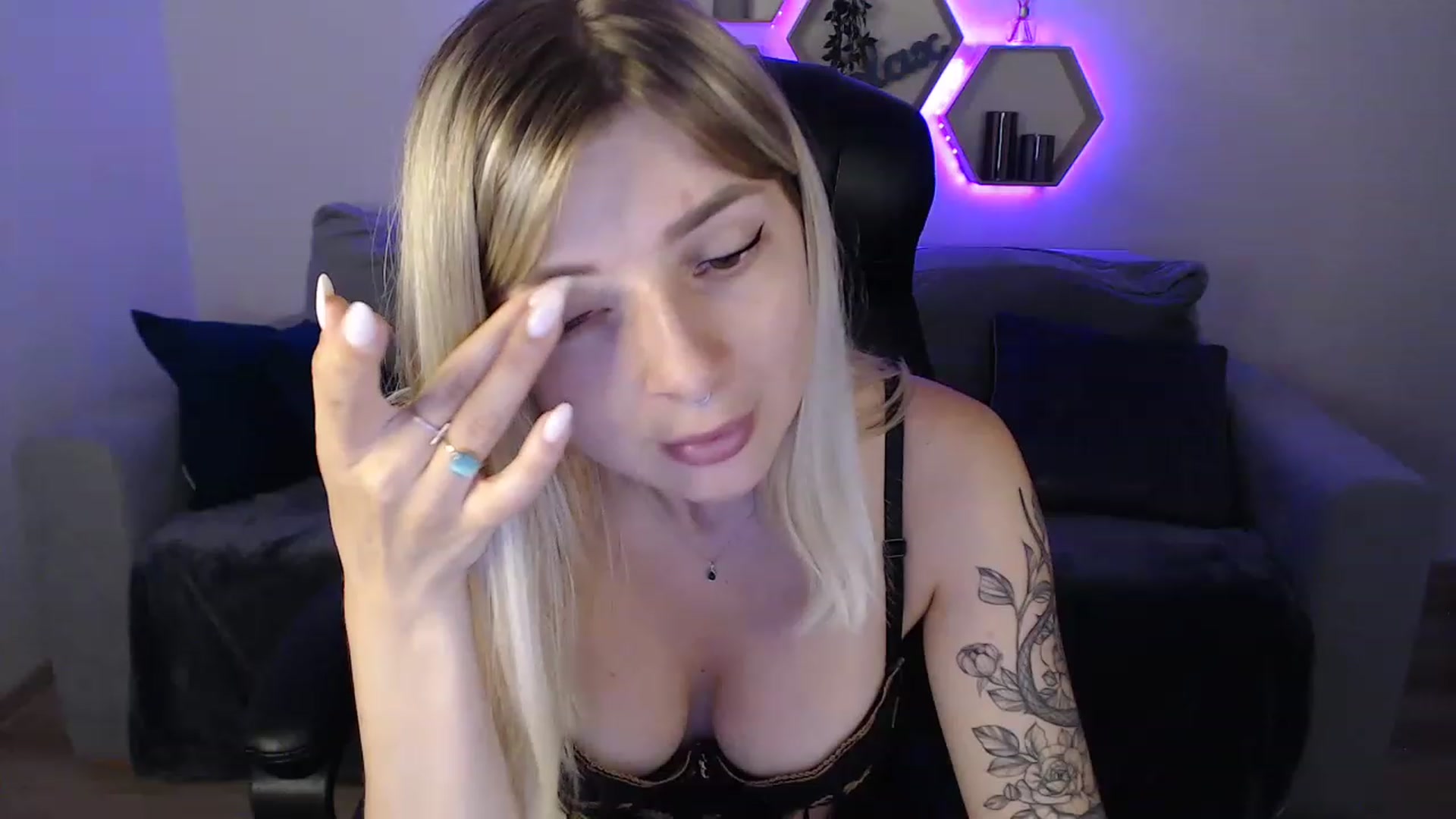 Gallery image thumbnail from NanaFox's myfreecams stream on, 08/25/2023, 12:24 image 7 of 20