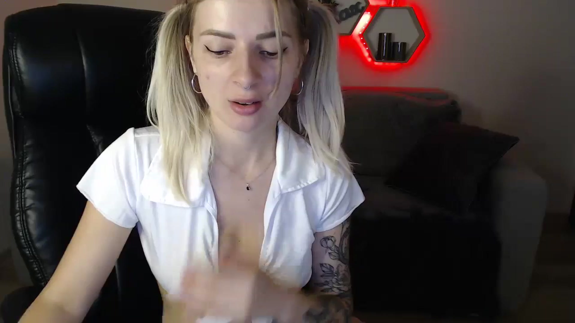 Gallery image thumbnail from NanaFox's myfreecams stream on, 09/01/2023, 09:49 image 14 of 20