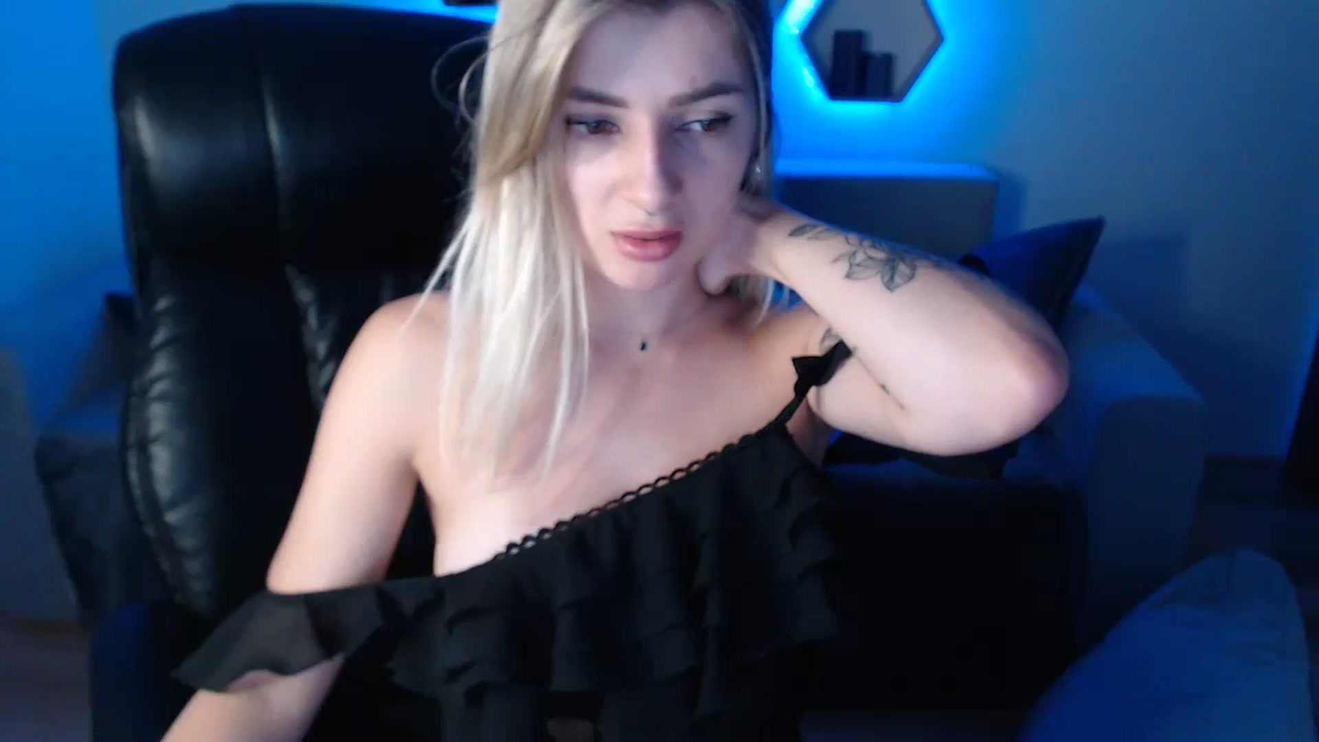 Gallery image thumbnail from NanaFox's myfreecams stream on, 09/22/2023, 13:35 image 20 of 20