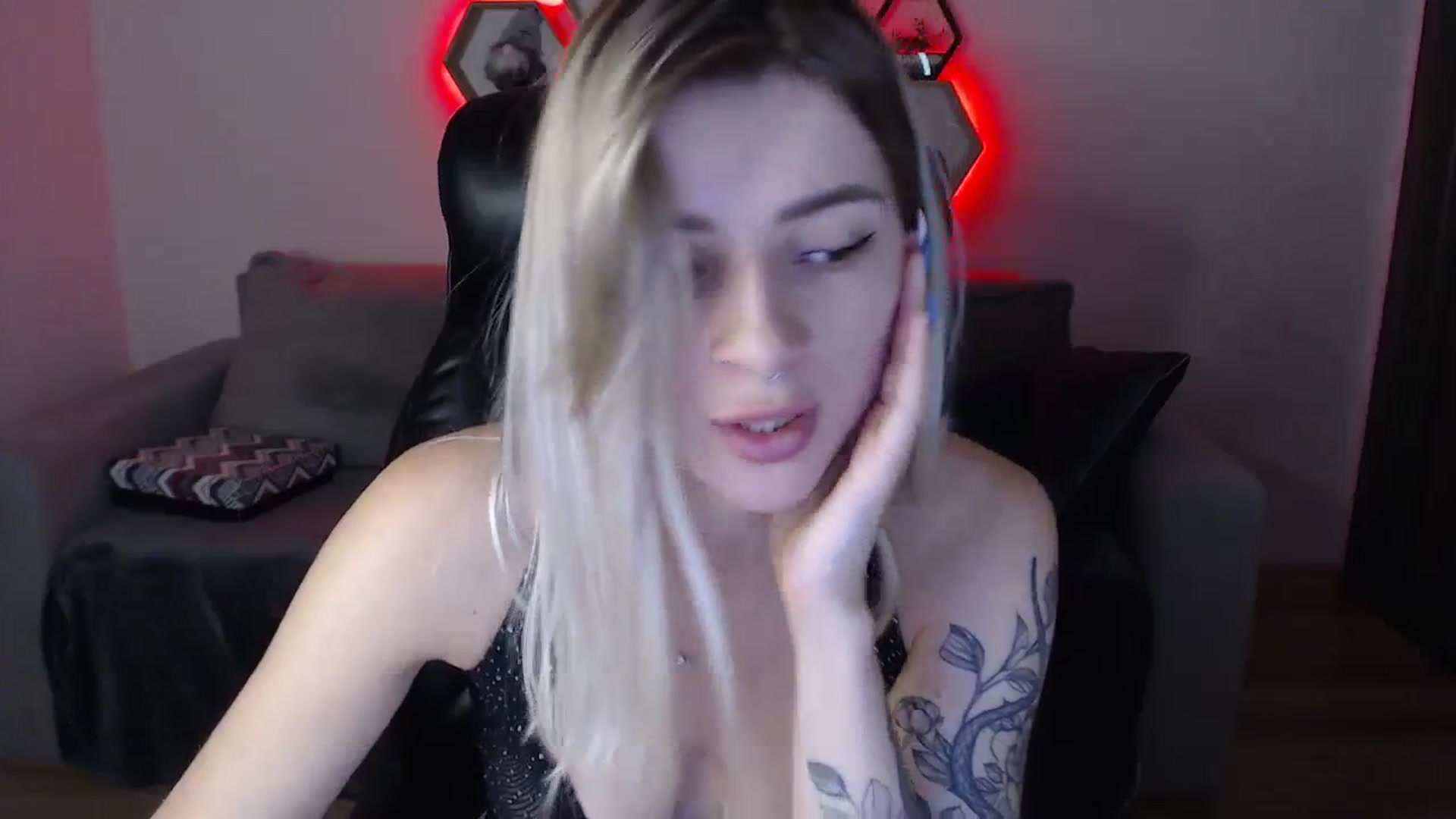 Gallery image thumbnail from NanaFox's myfreecams stream on, 10/12/2023, 11:43 image 9 of 20