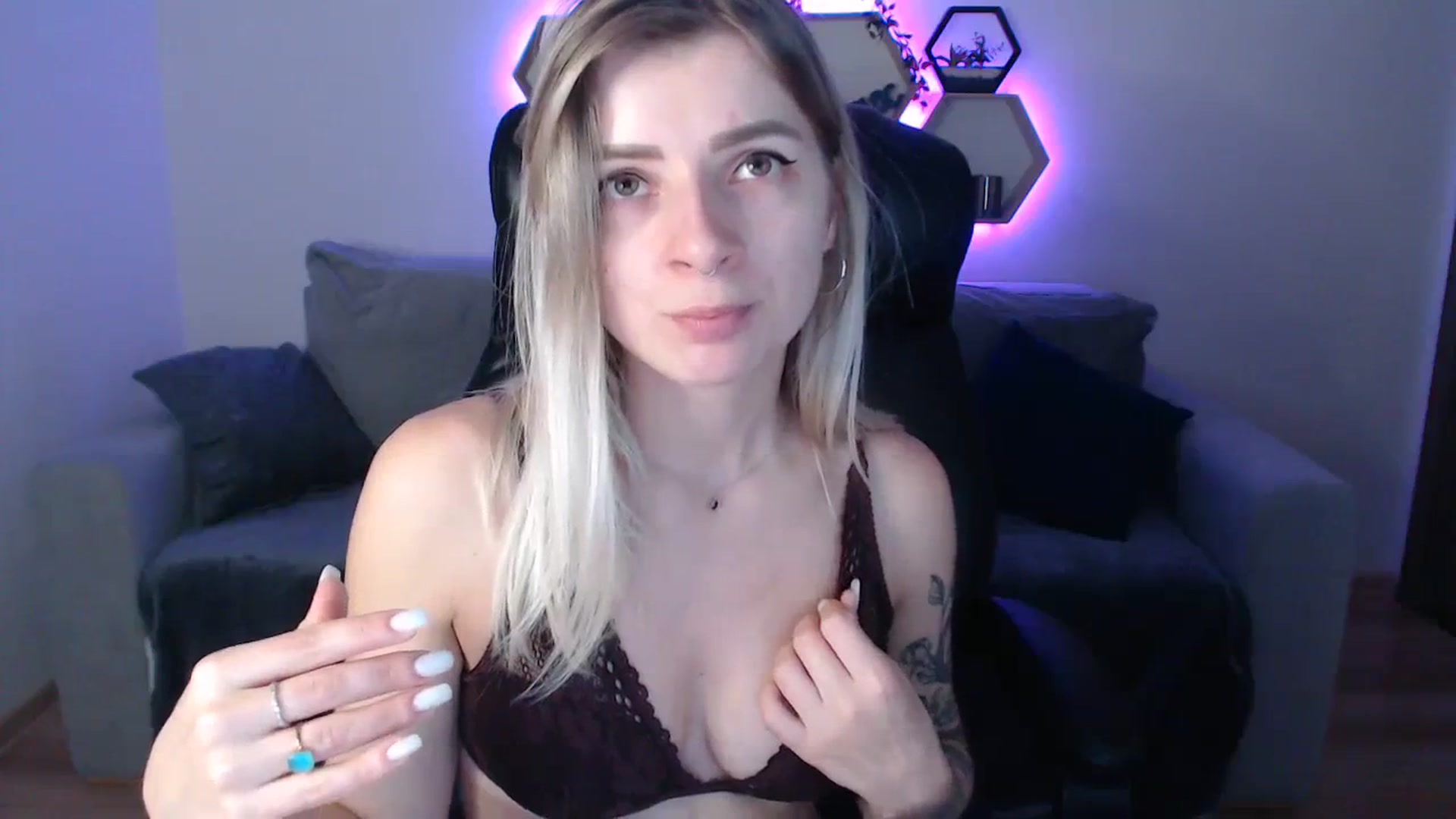 Gallery image thumbnail from NanaFox's myfreecams stream on, 10/25/2023, 09:12 image 7 of 20
