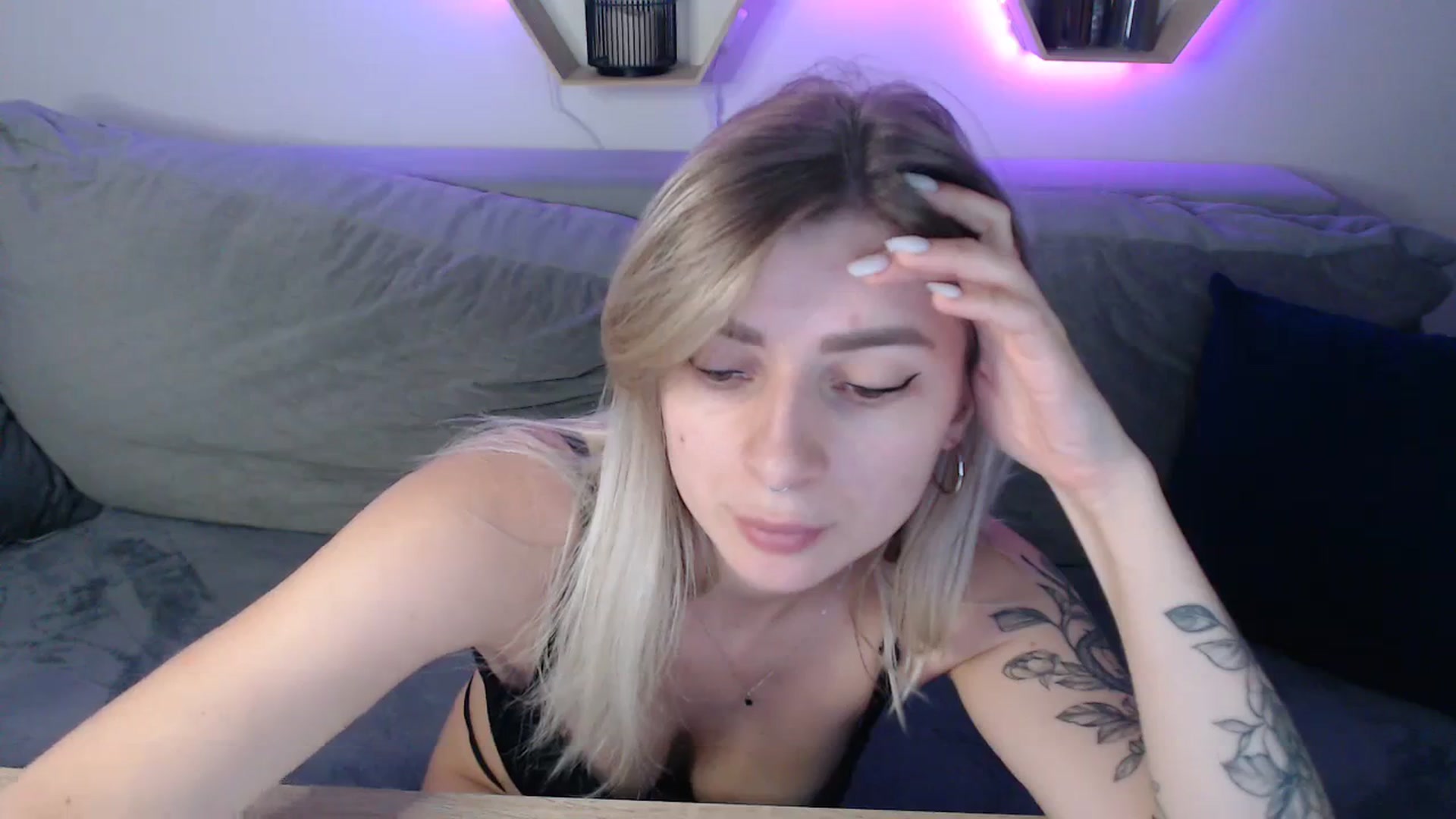 Gallery image thumbnail from NanaFox's myfreecams stream on, 10/26/2023, 11:32 image 15 of 20