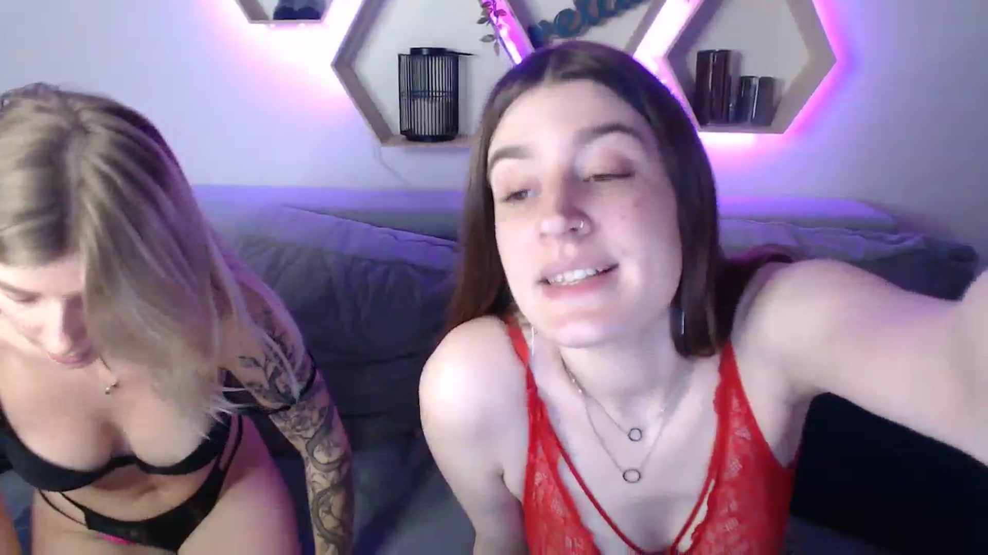 Gallery image thumbnail from NanaFox's myfreecams stream on, 10/26/2023, 13:03 image 2 of 20