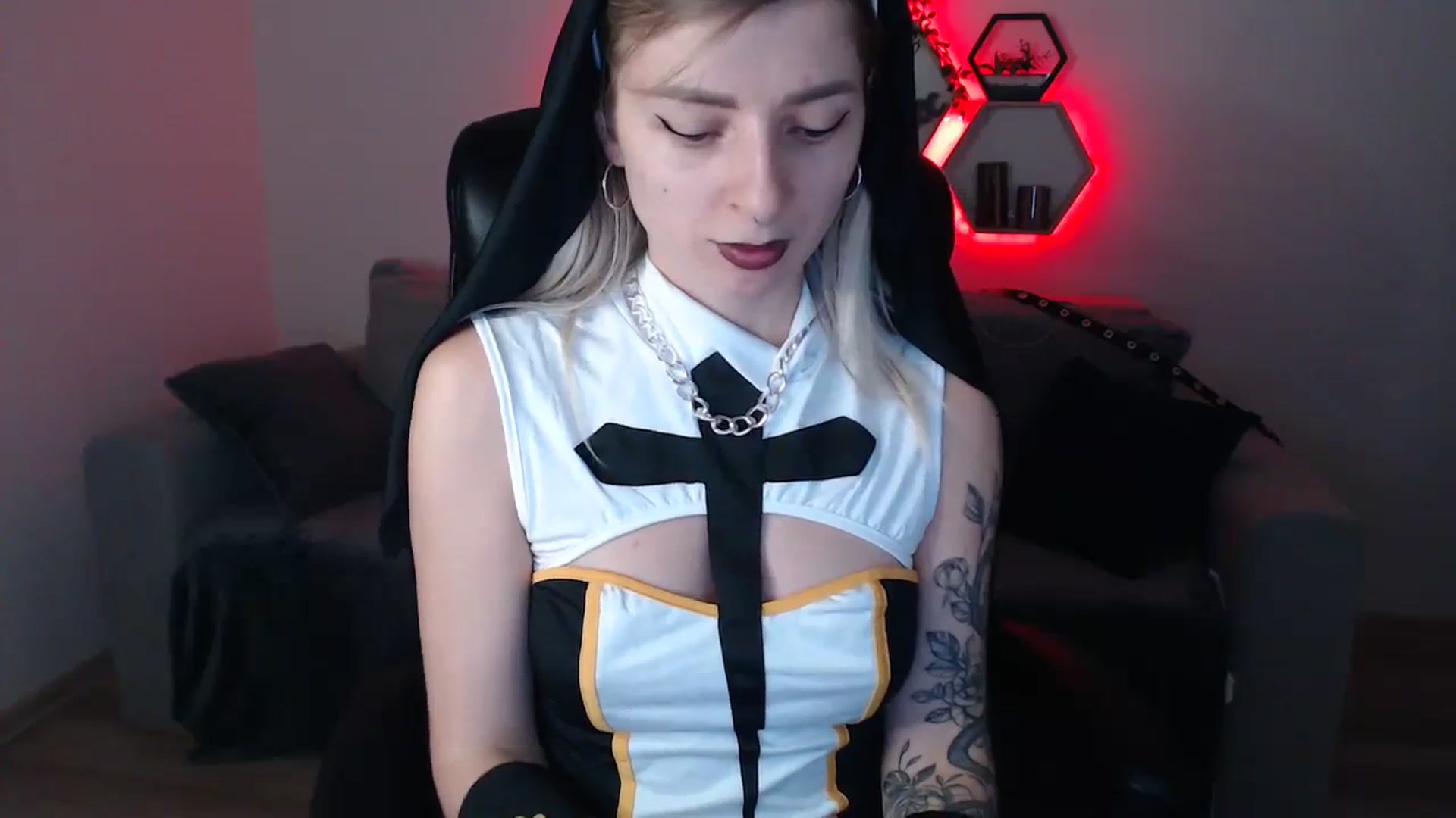 Gallery image thumbnail from NanaFox's myfreecams stream on, 10/31/2023, 10:27 image 14 of 20
