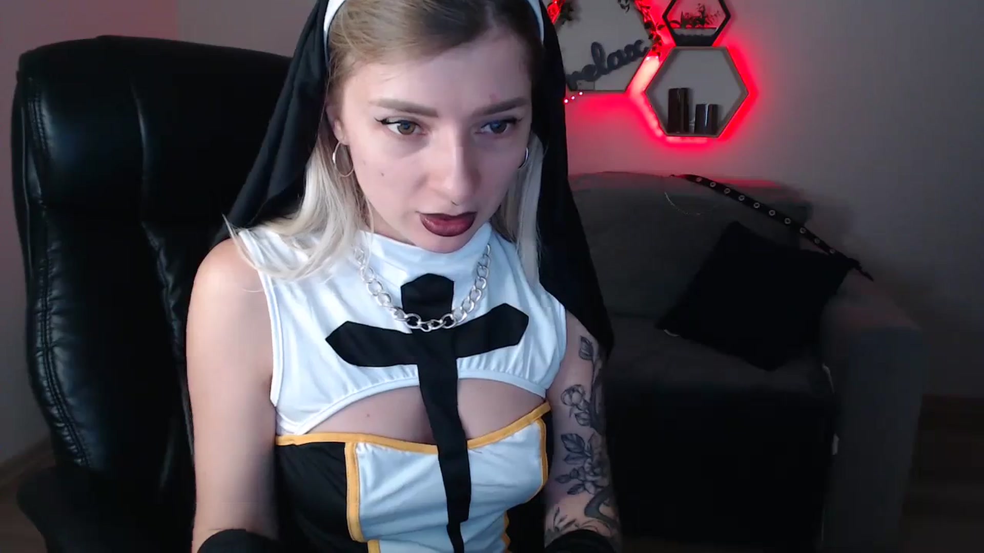 Gallery image thumbnail from NanaFox's myfreecams stream on, 10/31/2023, 10:27 image 6 of 20