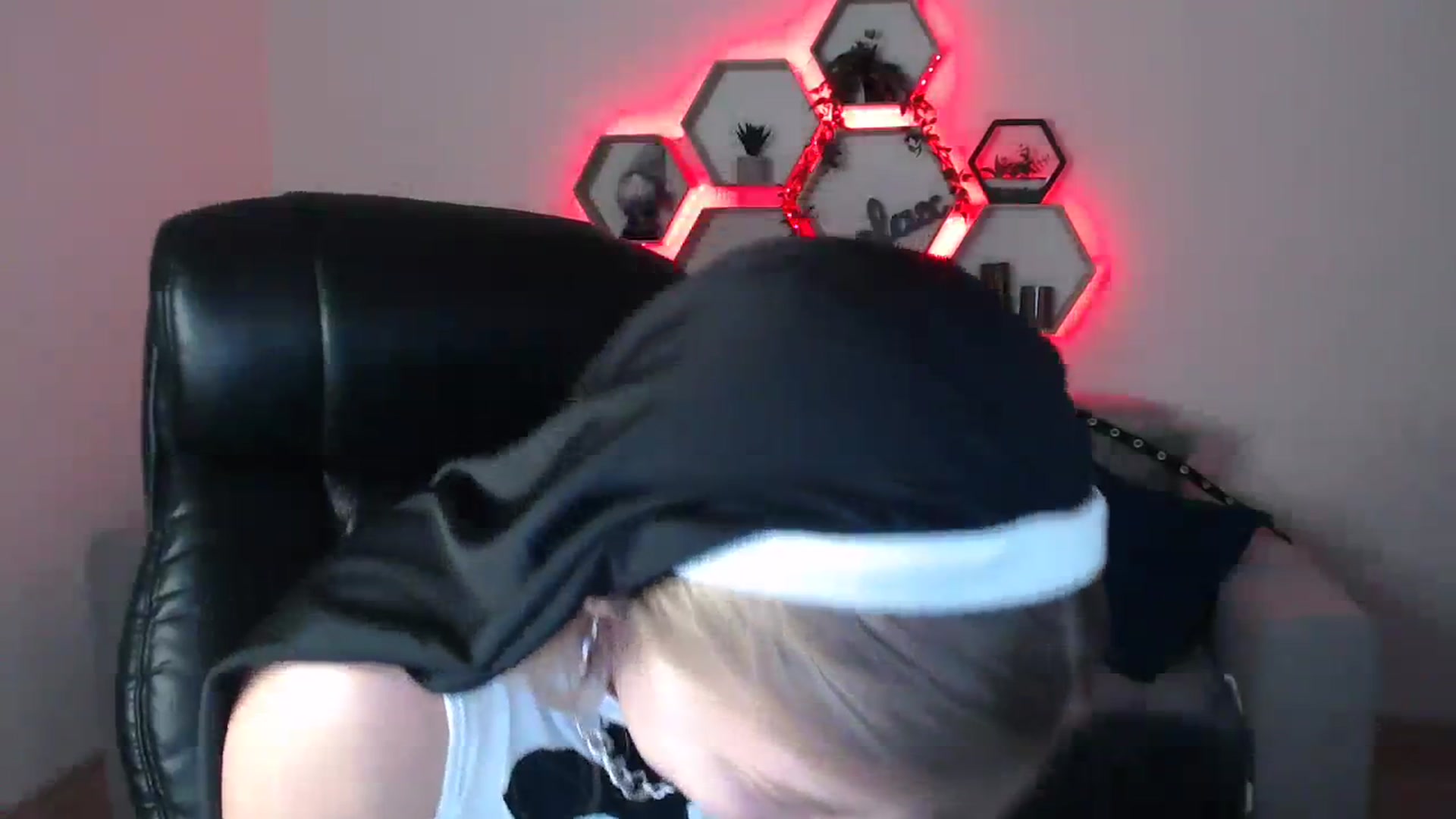 Gallery image thumbnail from NanaFox's myfreecams stream on, 10/31/2023, 10:27 image 7 of 20
