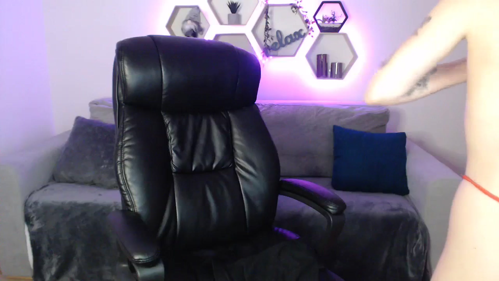 Gallery image thumbnail from NanaFox's myfreecams stream on, 11/01/2023, 14:44 image 15 of 20