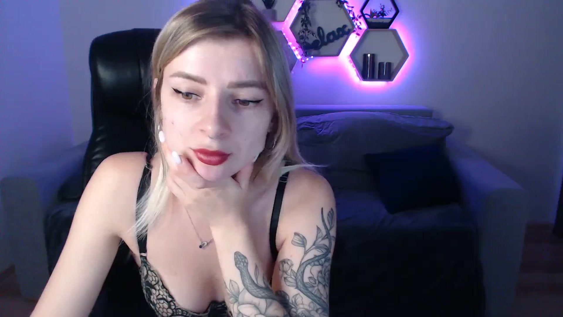 Gallery image thumbnail from NanaFox's myfreecams stream on, 11/07/2023, 11:44 image 2 of 20