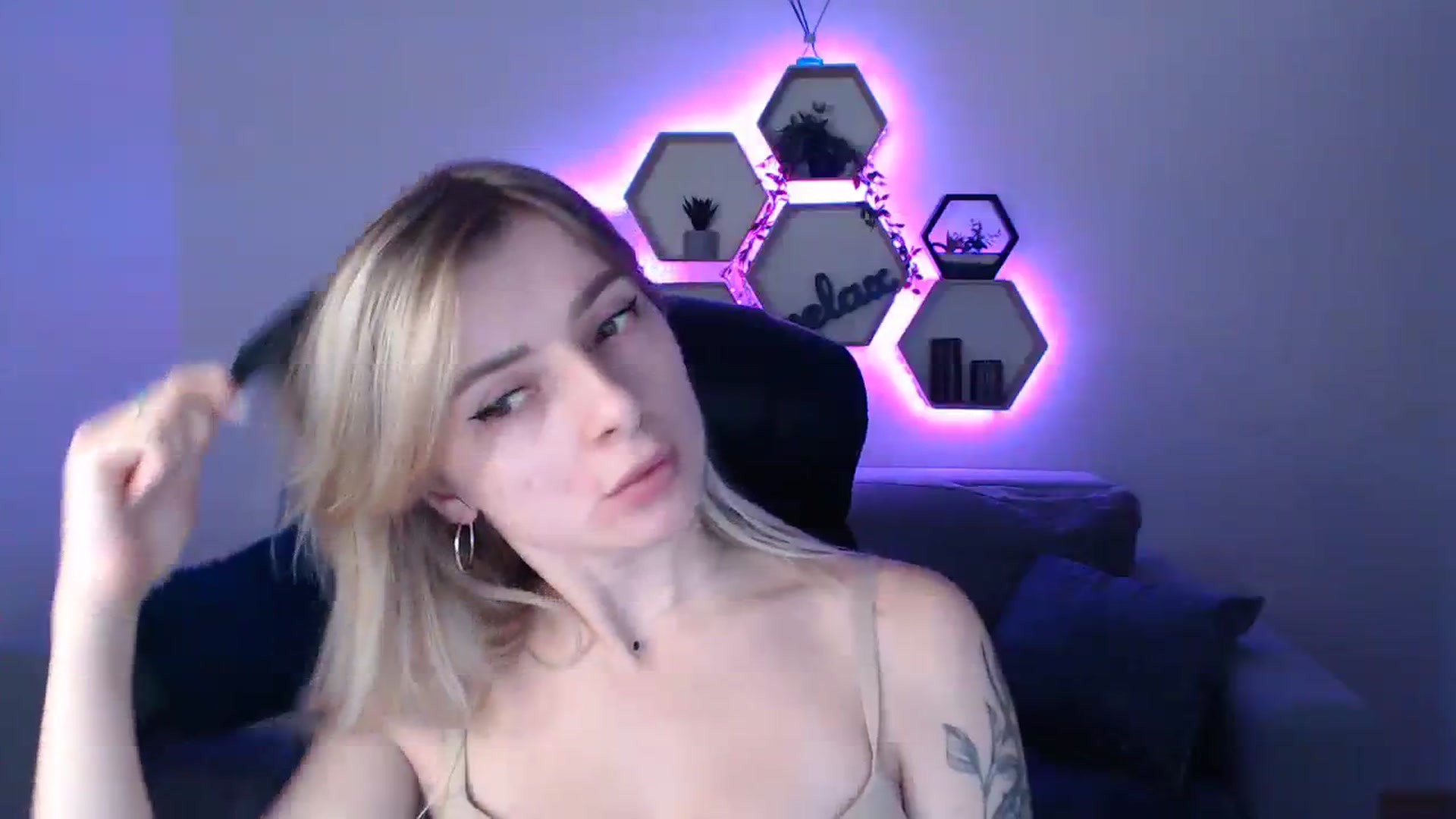 Gallery image thumbnail from NanaFox's myfreecams stream on, 11/11/2023, 12:47 image 5 of 20