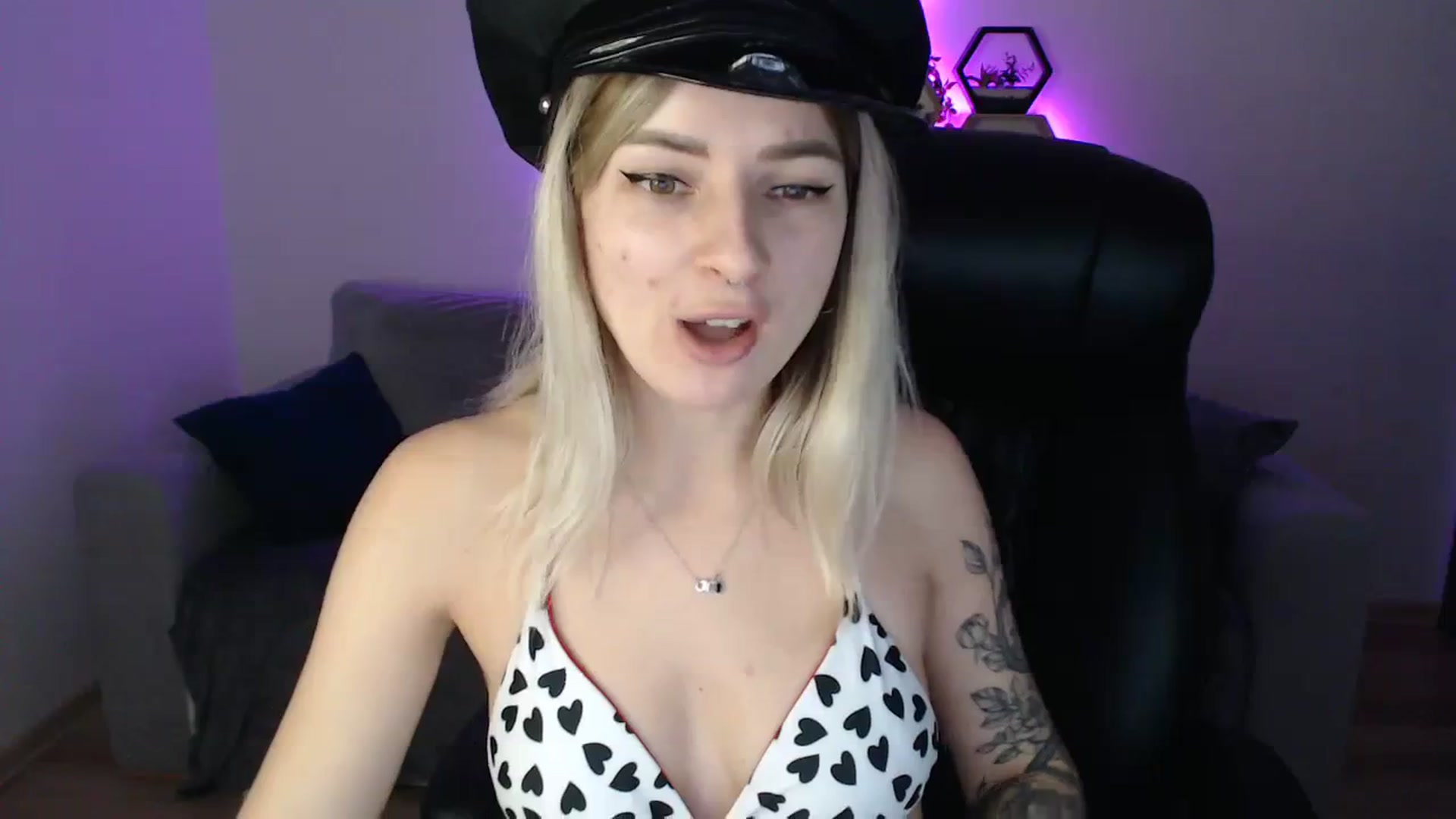 Gallery image thumbnail from NanaFox's myfreecams stream on, 11/12/2023, 10:53 image 12 of 20