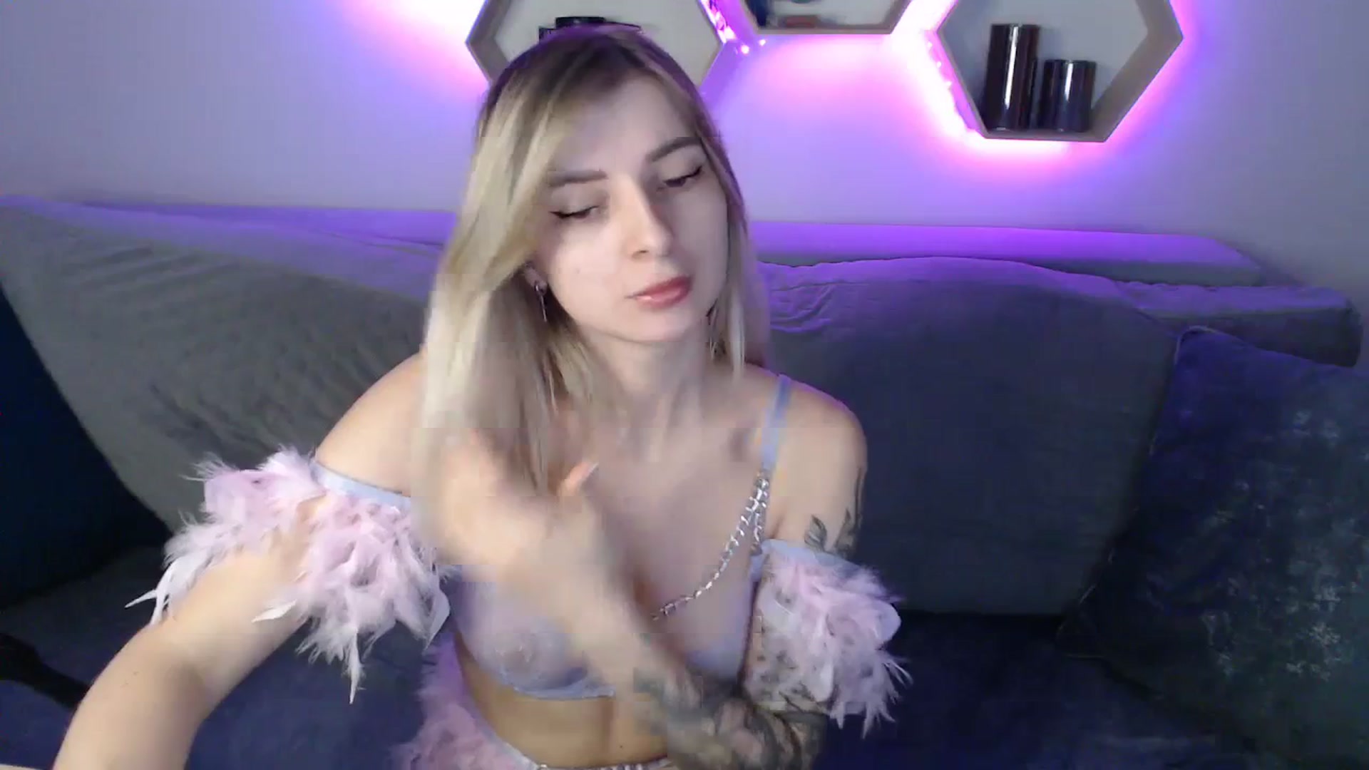 Gallery image thumbnail from NanaFox's myfreecams stream on, 11/21/2023, 14:54 image 13 of 20