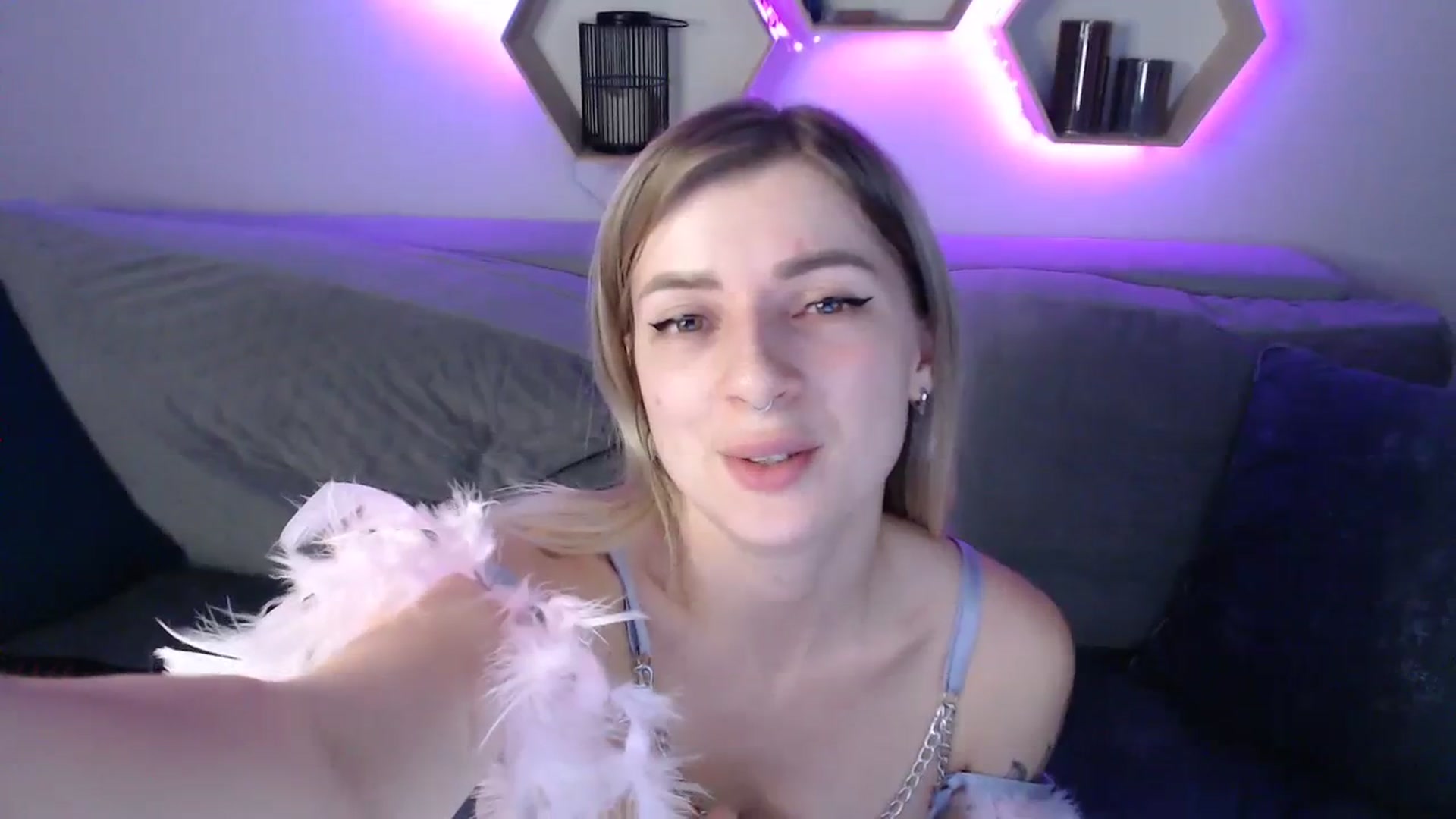Gallery image thumbnail from NanaFox's myfreecams stream on, 11/21/2023, 14:54 image 7 of 20