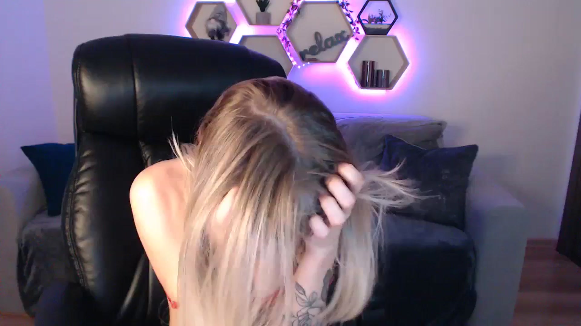 Gallery image thumbnail from NanaFox's myfreecams stream on, 11/29/2023, 12:11 image 1 of 20