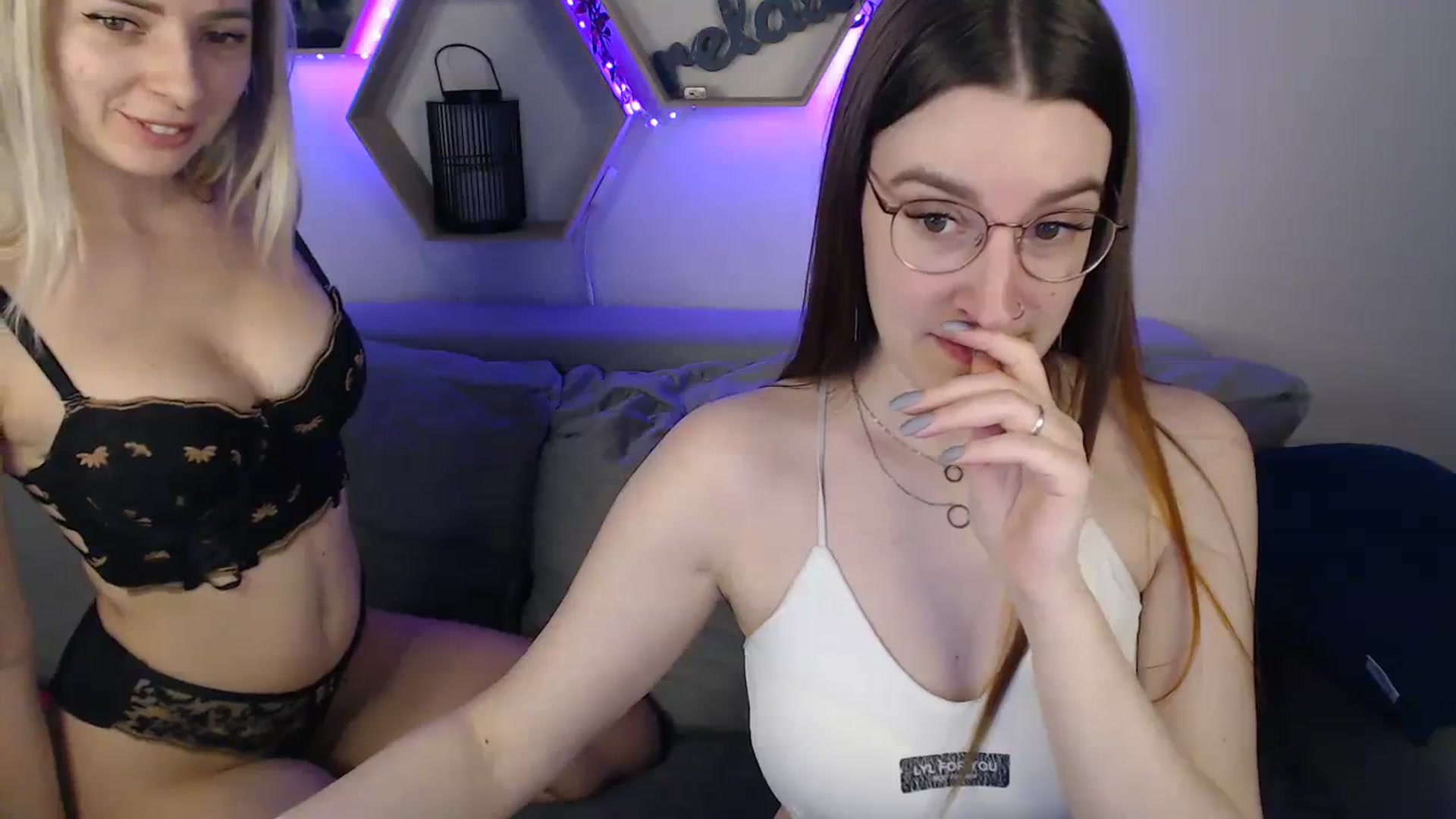 Gallery image thumbnail from NanaFox's myfreecams stream on, 12/05/2023, 14:37 image 18 of 20