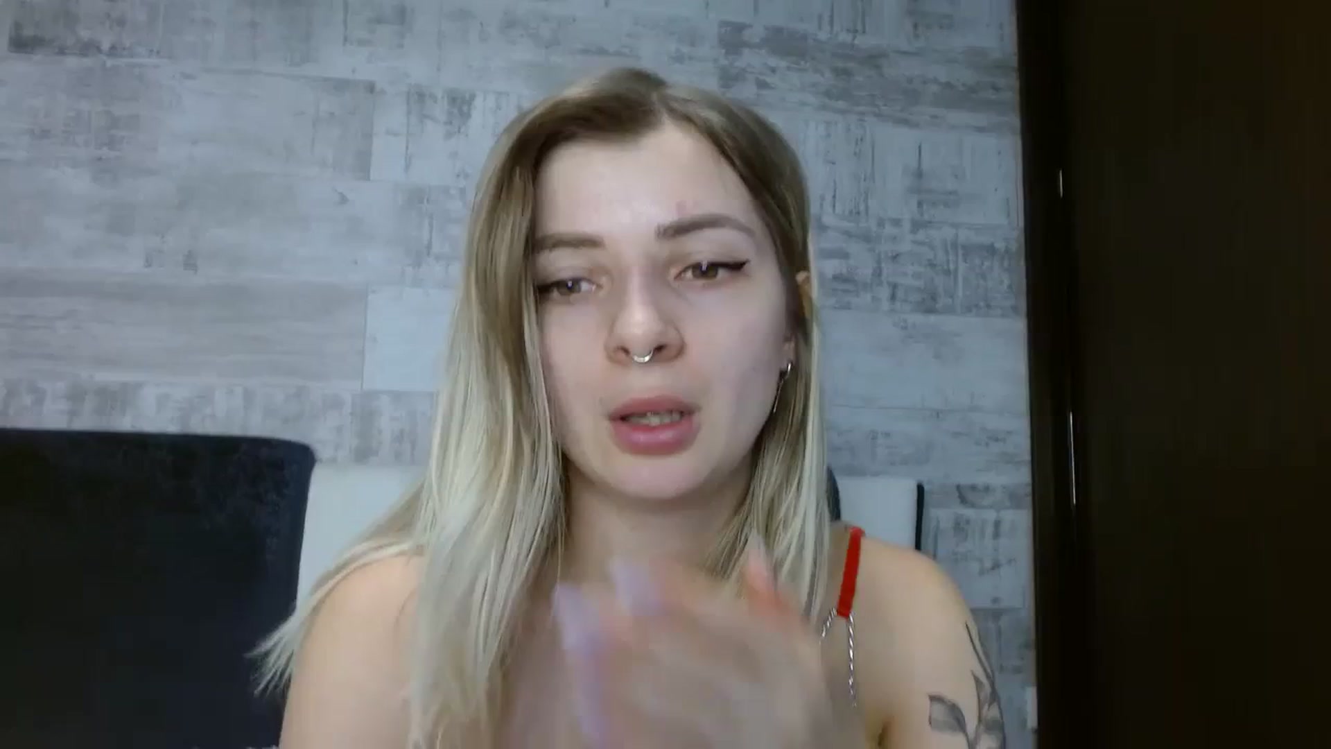 Gallery image thumbnail from NanaFox's myfreecams stream on, 12/08/2023, 13:23 image 17 of 20