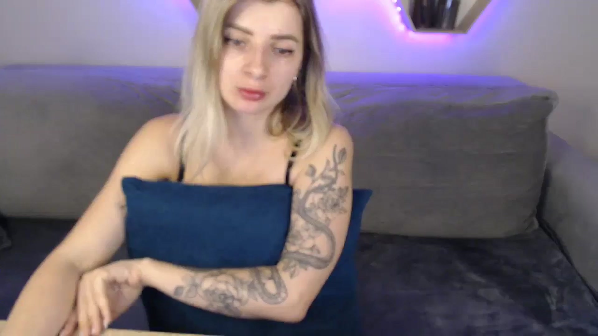Gallery image thumbnail from NanaFox's myfreecams stream on, 12/09/2023, 13:27 image 13 of 20