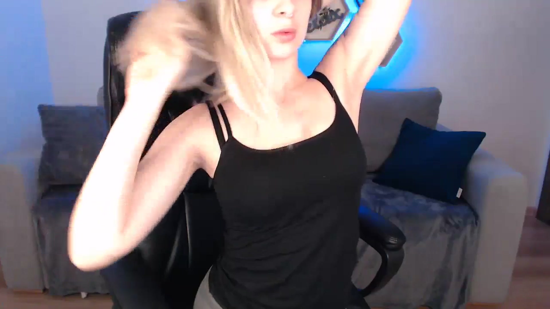Gallery image thumbnail from NanaFox's myfreecams stream on, 12/11/2023, 09:16 image 11 of 20