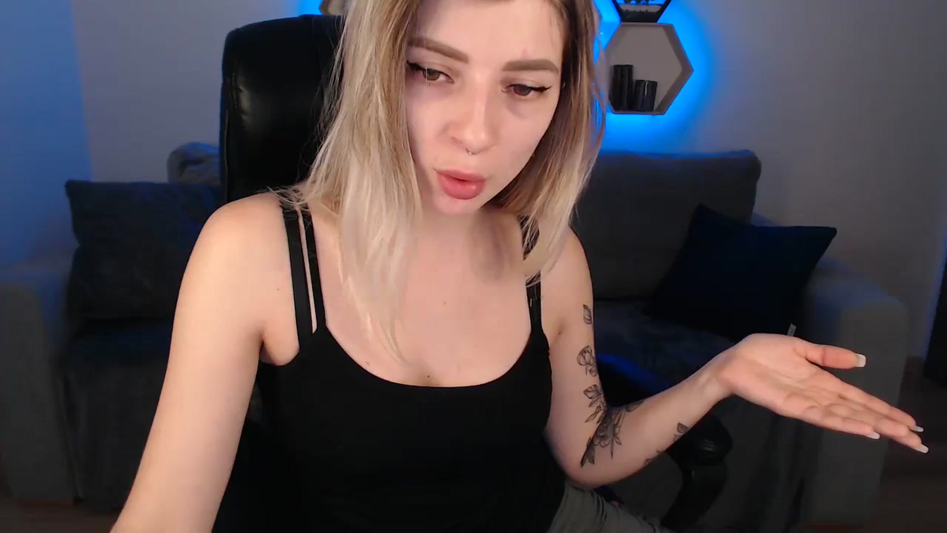 Gallery image thumbnail from NanaFox's myfreecams stream on, 12/11/2023, 09:16 image 12 of 20