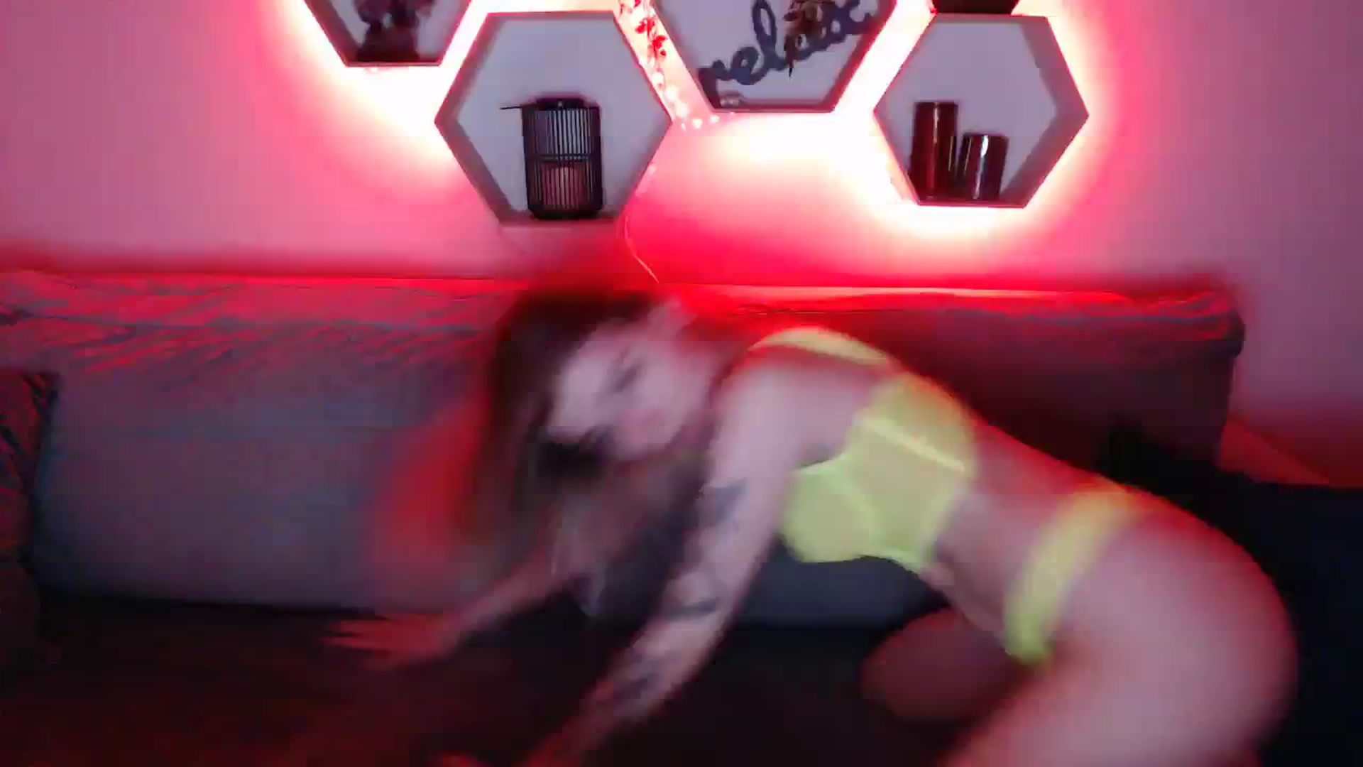 Gallery image thumbnail from NanaFox's myfreecams stream on, 12/11/2023, 10:06 image 2 of 20