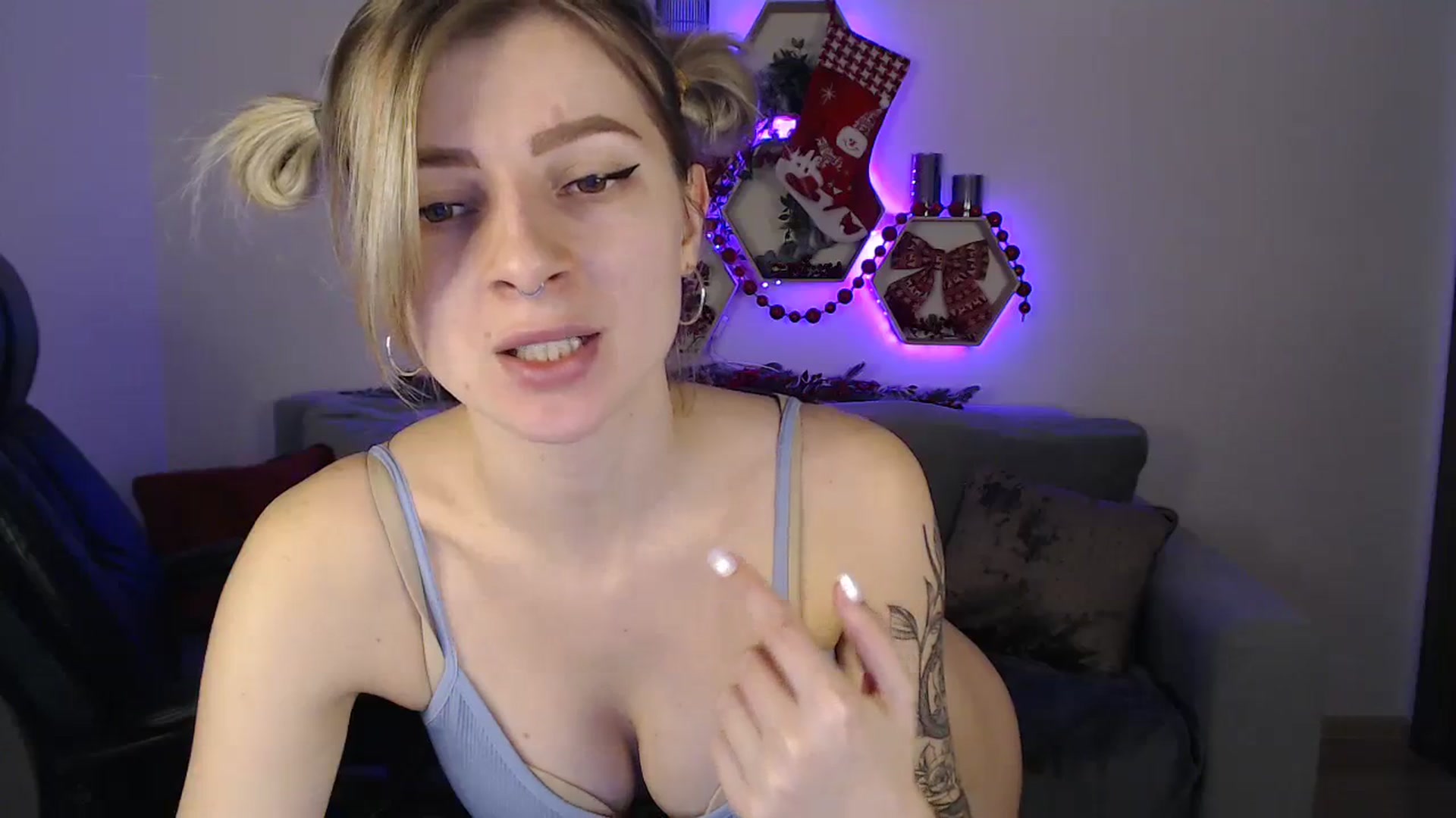 Gallery image thumbnail from NanaFox's myfreecams stream on, 12/26/2023, 10:24 image 18 of 20