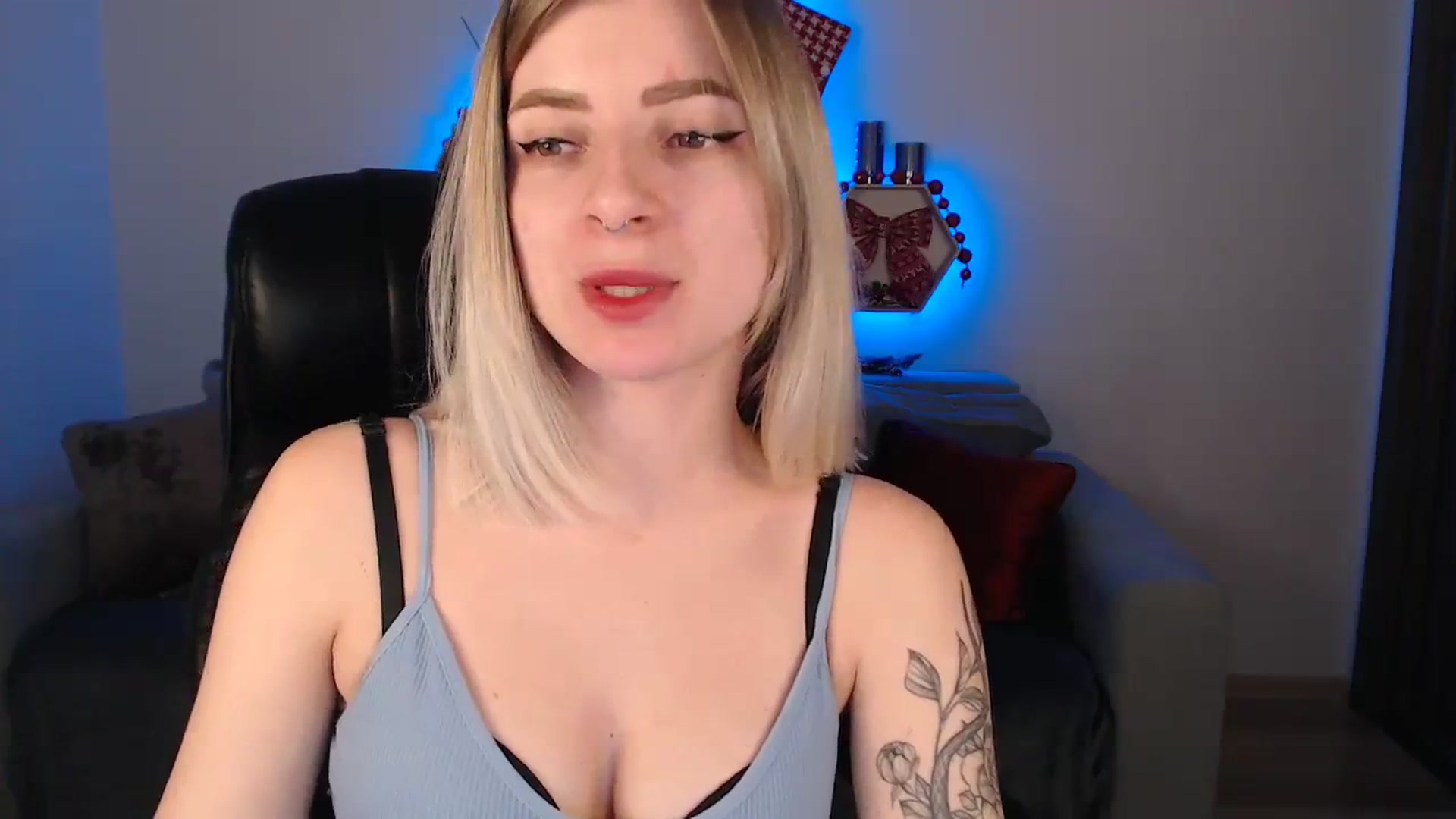Gallery image thumbnail from NanaFox's myfreecams stream on, 01/04/2024, 11:50 image 15 of 20