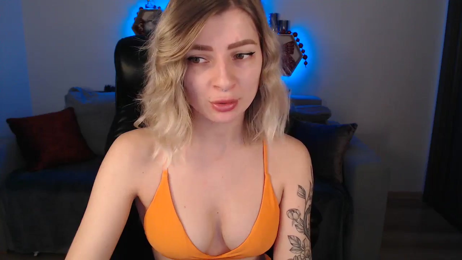 Gallery image thumbnail from NanaFox's myfreecams stream on, 01/06/2024, 09:56 image 8 of 20