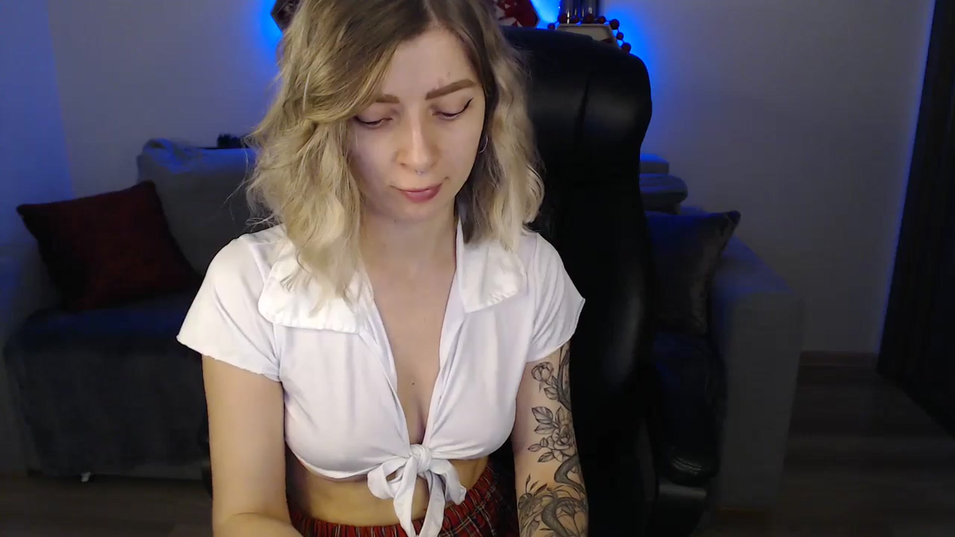 Gallery image thumbnail from NanaFox's myfreecams stream on, 01/06/2024, 11:07 image 4 of 20