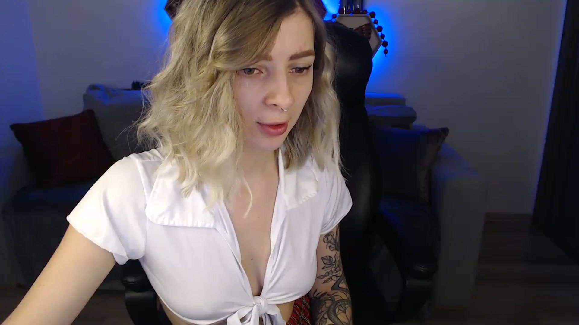 Gallery image thumbnail from NanaFox's myfreecams stream on, 01/06/2024, 11:07 image 7 of 20