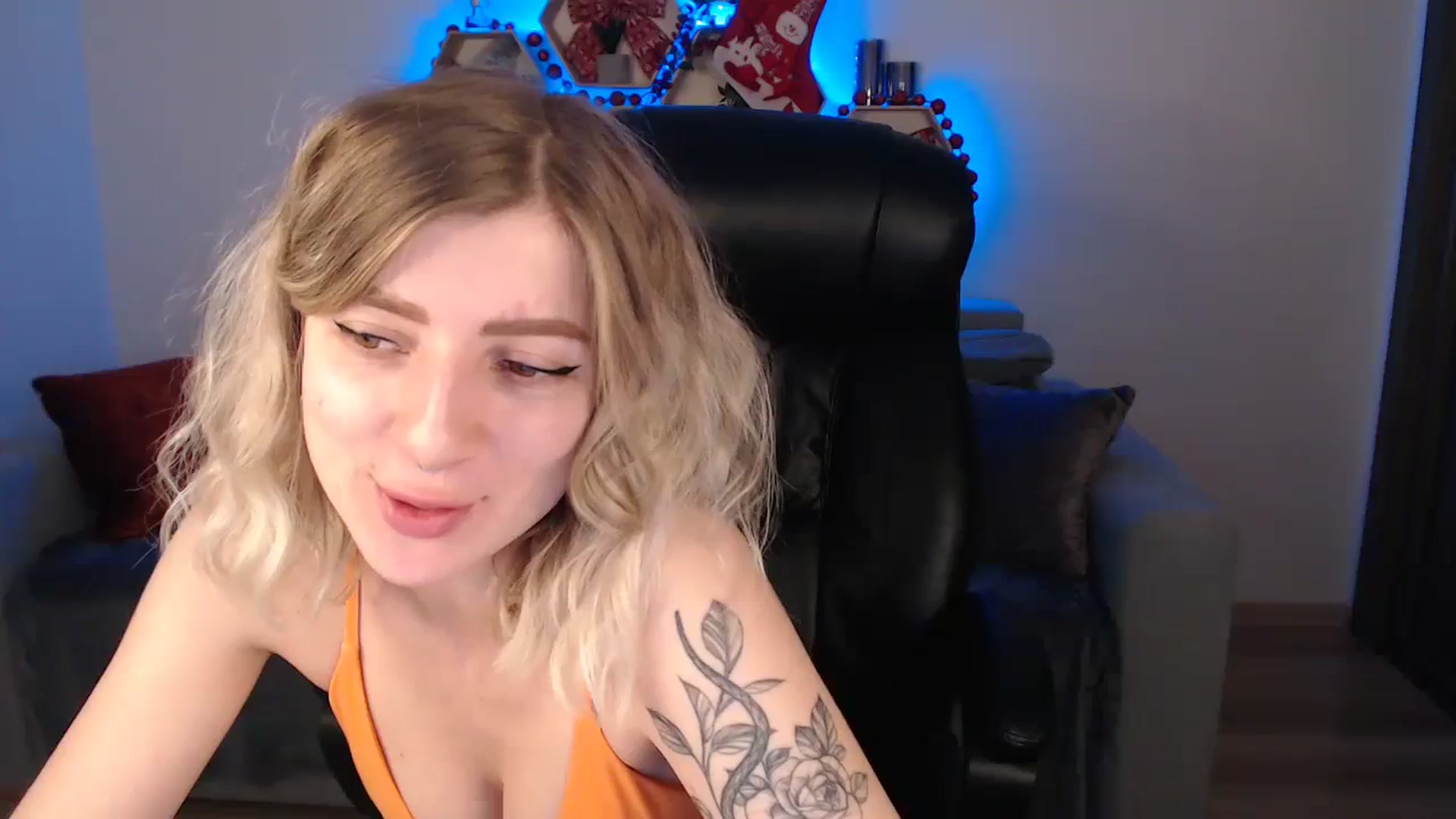 Gallery image thumbnail from NanaFox's myfreecams stream on, 01/06/2024, 12:53 image 2 of 20