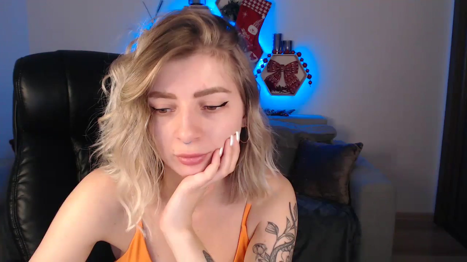 Gallery image thumbnail from NanaFox's myfreecams stream on, 01/06/2024, 12:53 image 14 of 20