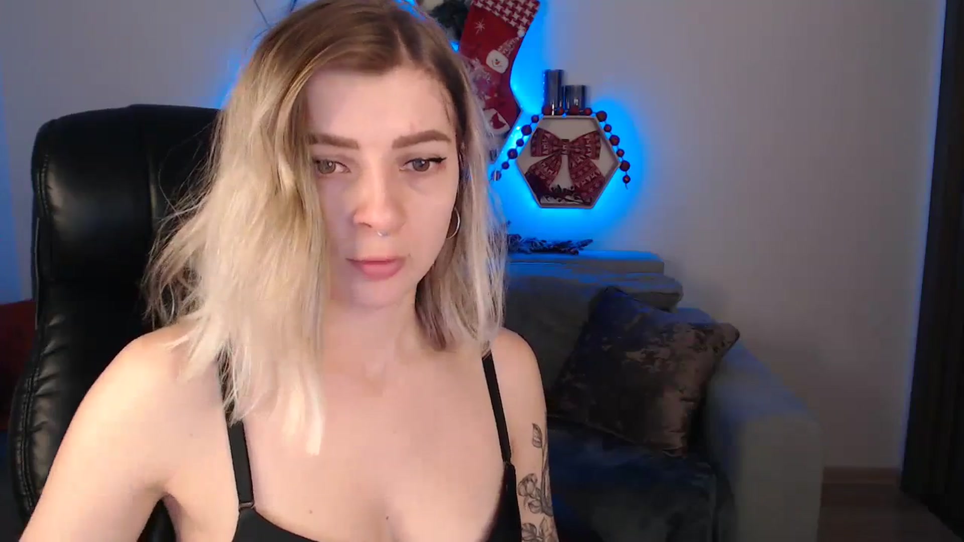Gallery image thumbnail from NanaFox's myfreecams stream on, 01/07/2024, 11:31 image 8 of 20