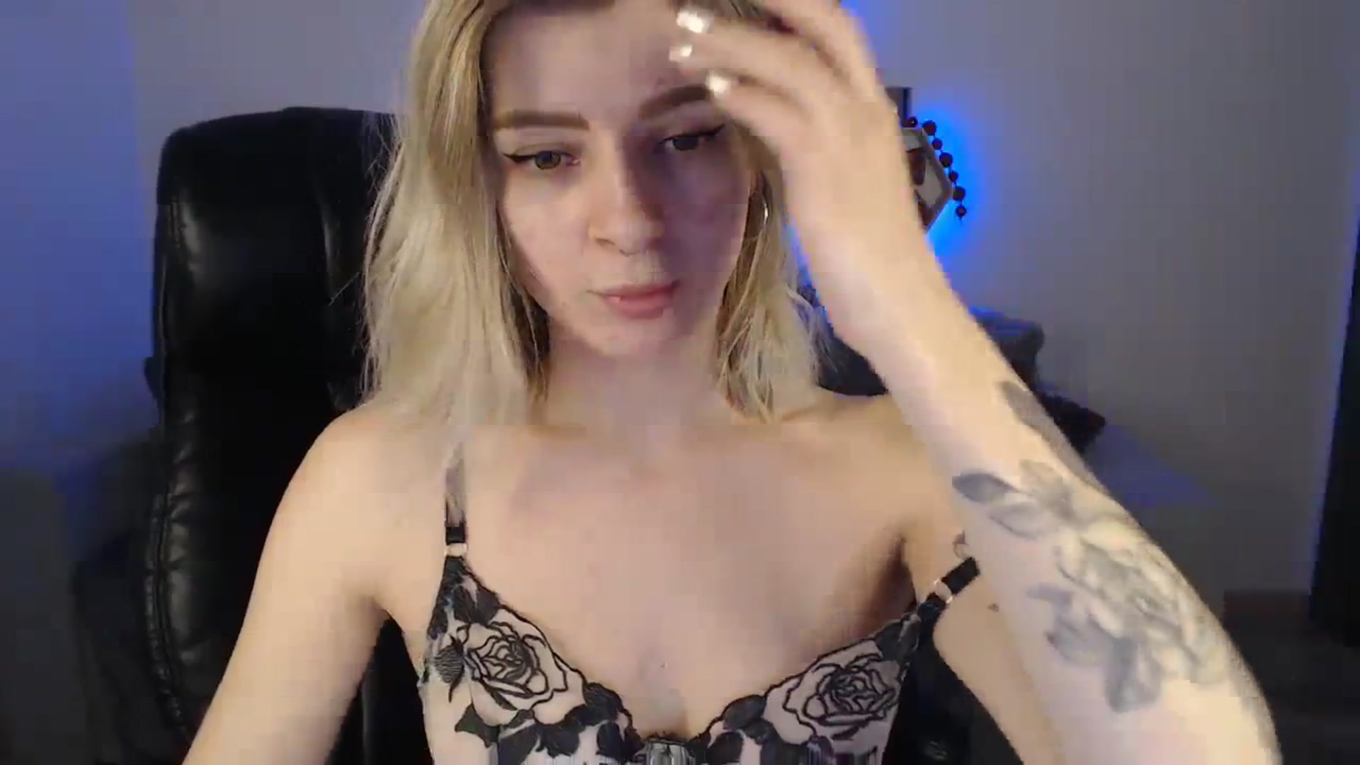 Gallery image thumbnail from NanaFox's myfreecams stream on, 01/09/2024, 11:06 image 13 of 20