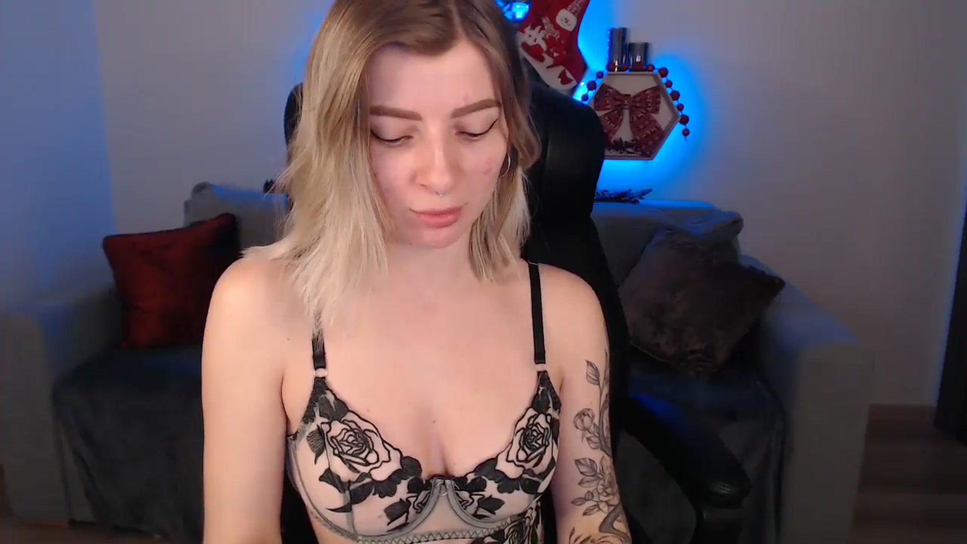 Gallery image thumbnail from NanaFox's myfreecams stream on, 01/09/2024, 11:06 image 5 of 20