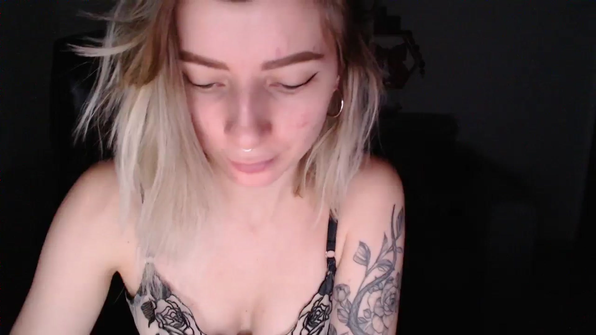 Gallery image thumbnail from NanaFox's myfreecams stream on, 01/09/2024, 11:06 image 9 of 20