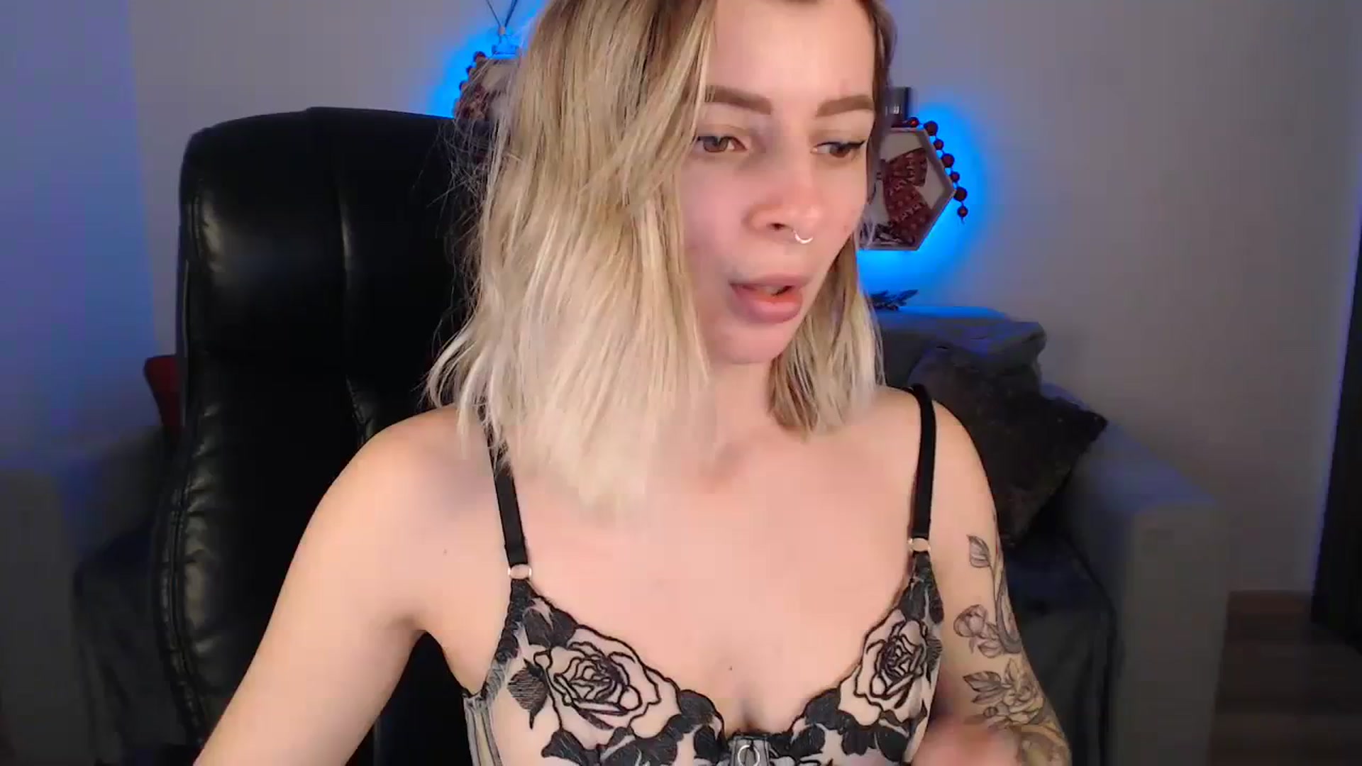 Gallery image thumbnail from NanaFox's myfreecams stream on, 01/09/2024, 11:06 image 14 of 20